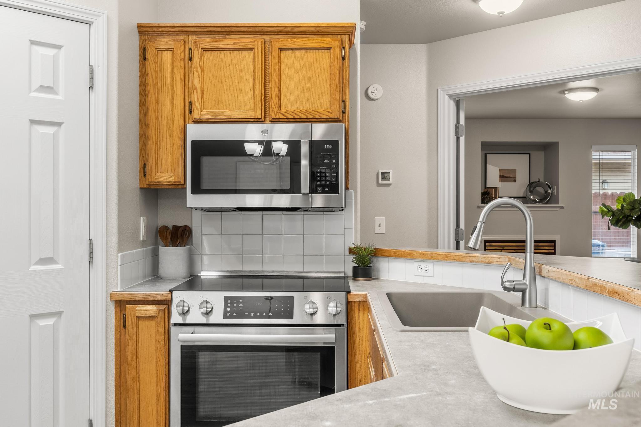 7597 N Dodgin Ave, Boise, Idaho 83714, 3 Bedrooms, 2 Bathrooms, Residential For Sale, Price $439,900, 98977268