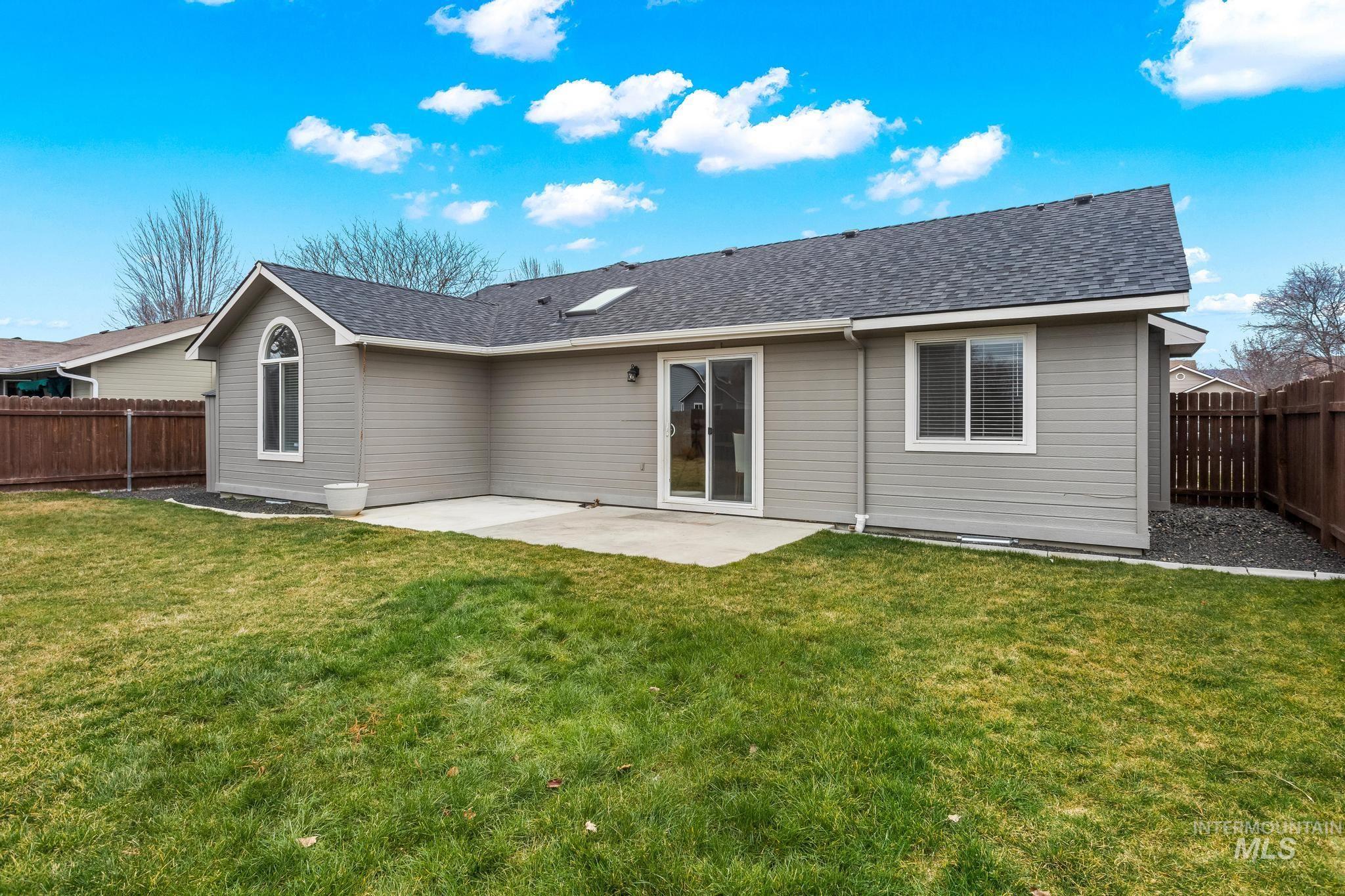 7597 N Dodgin Ave, Boise, Idaho 83714, 3 Bedrooms, 2 Bathrooms, Residential For Sale, Price $439,900, 98977268