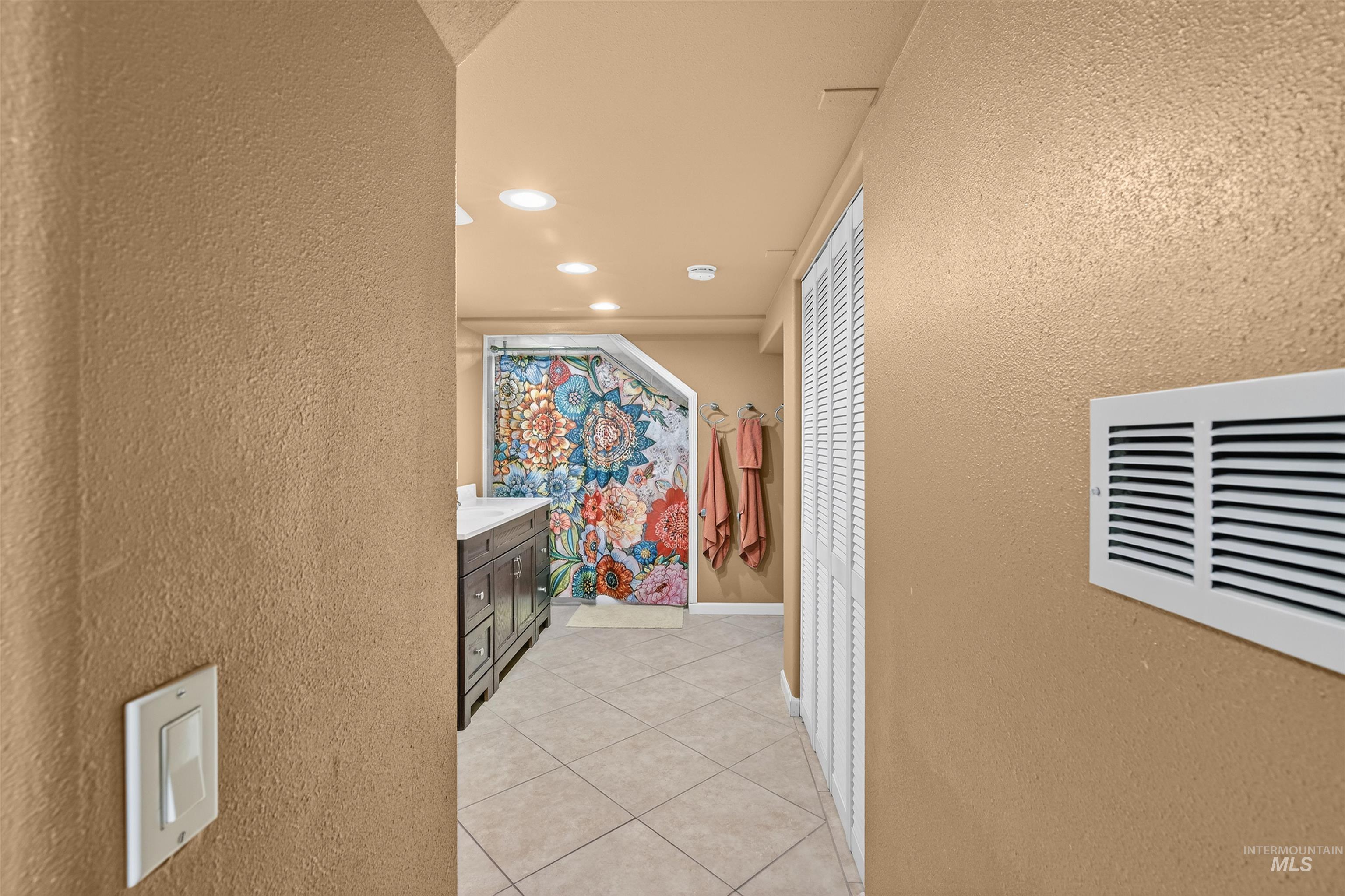 835 12th St., Clarkston, Washington 99403, 3 Bedrooms, 2 Bathrooms, Residential For Sale, Price $360,000,MLS 98977270