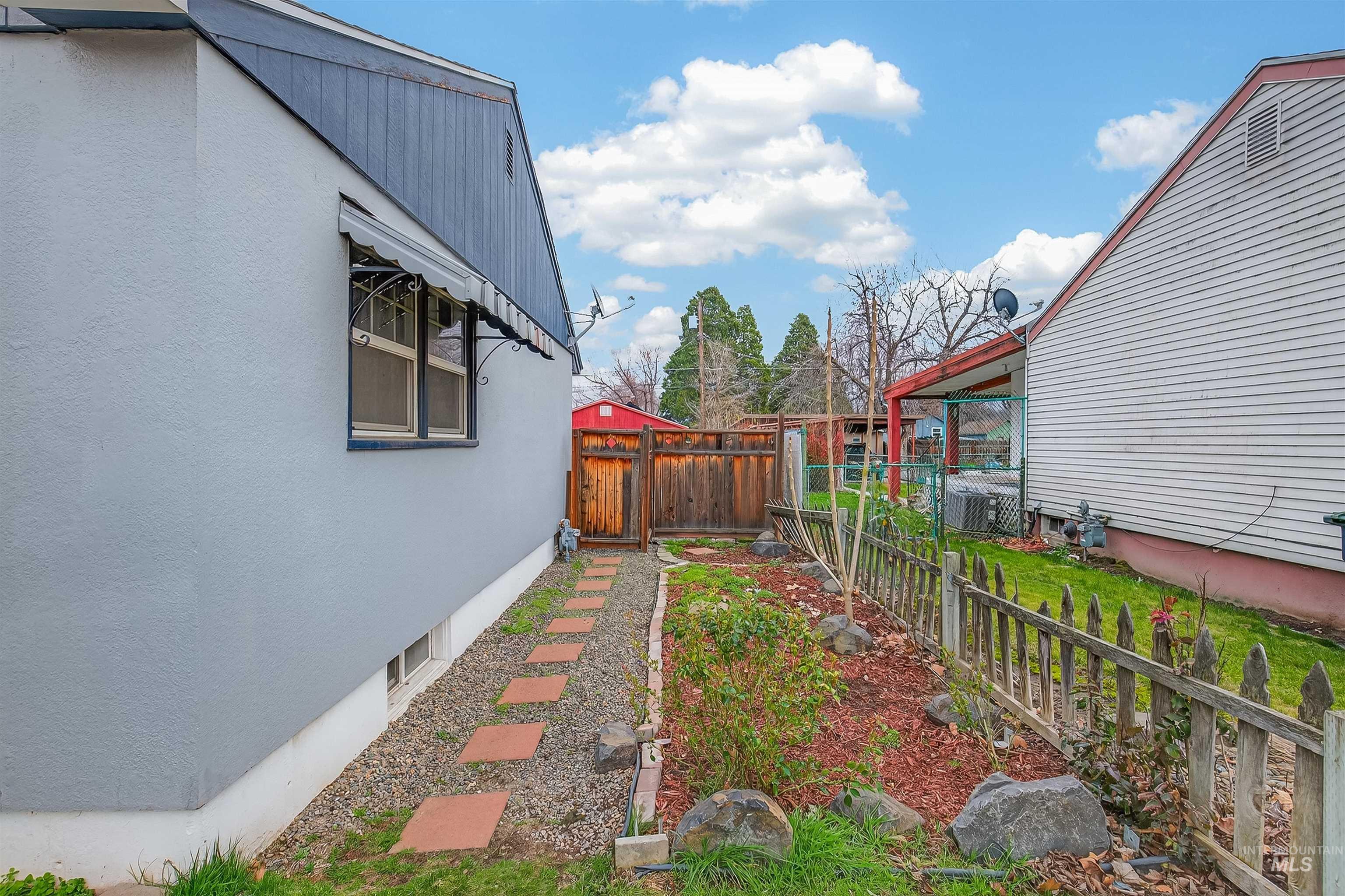 835 12th St., Clarkston, Washington 99403, 3 Bedrooms, 2 Bathrooms, Residential For Sale, Price $360,000,MLS 98977270