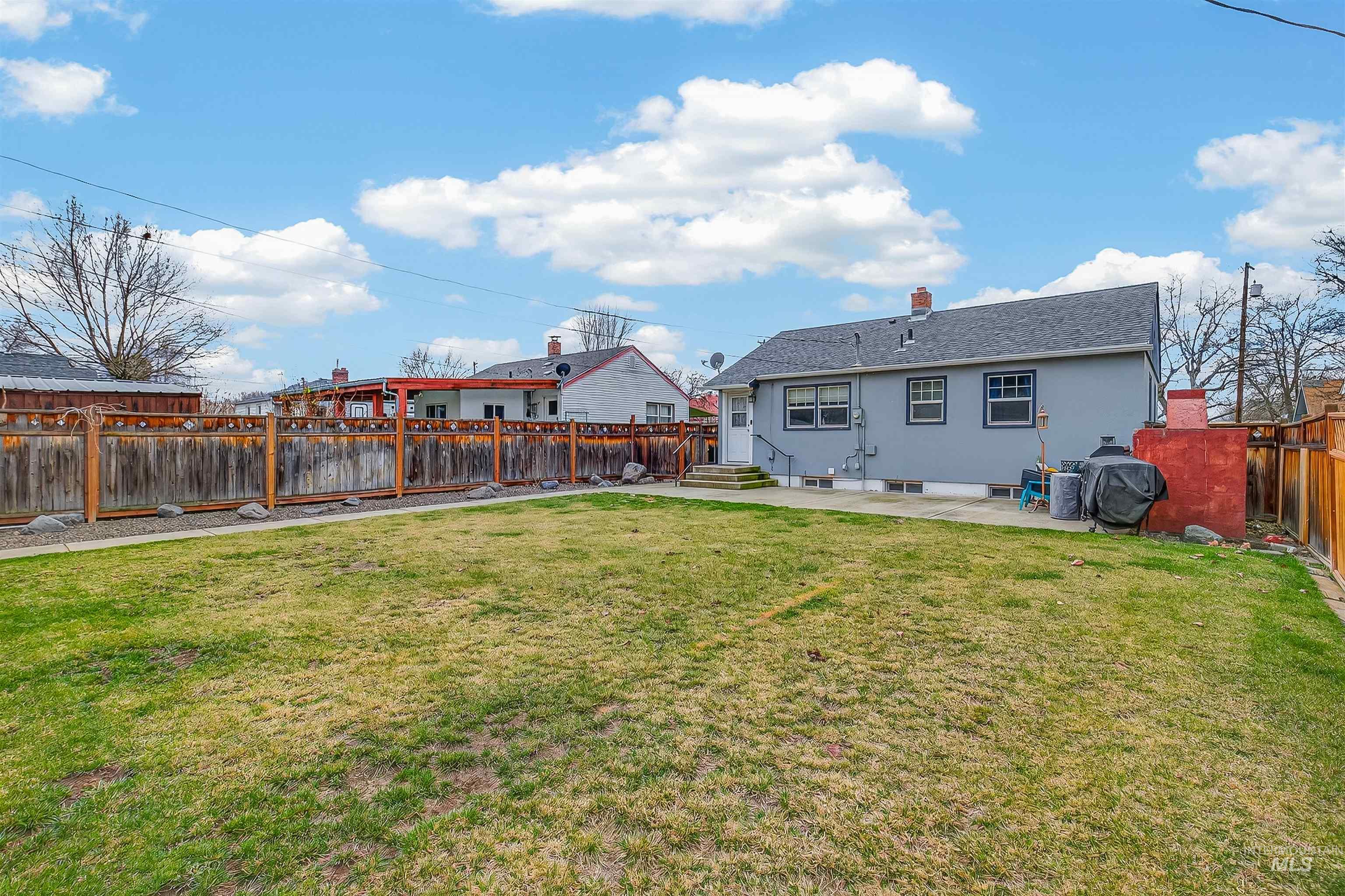 835 12th St., Clarkston, Washington 99403, 3 Bedrooms, 2 Bathrooms, Residential For Sale, Price $360,000,MLS 98977270