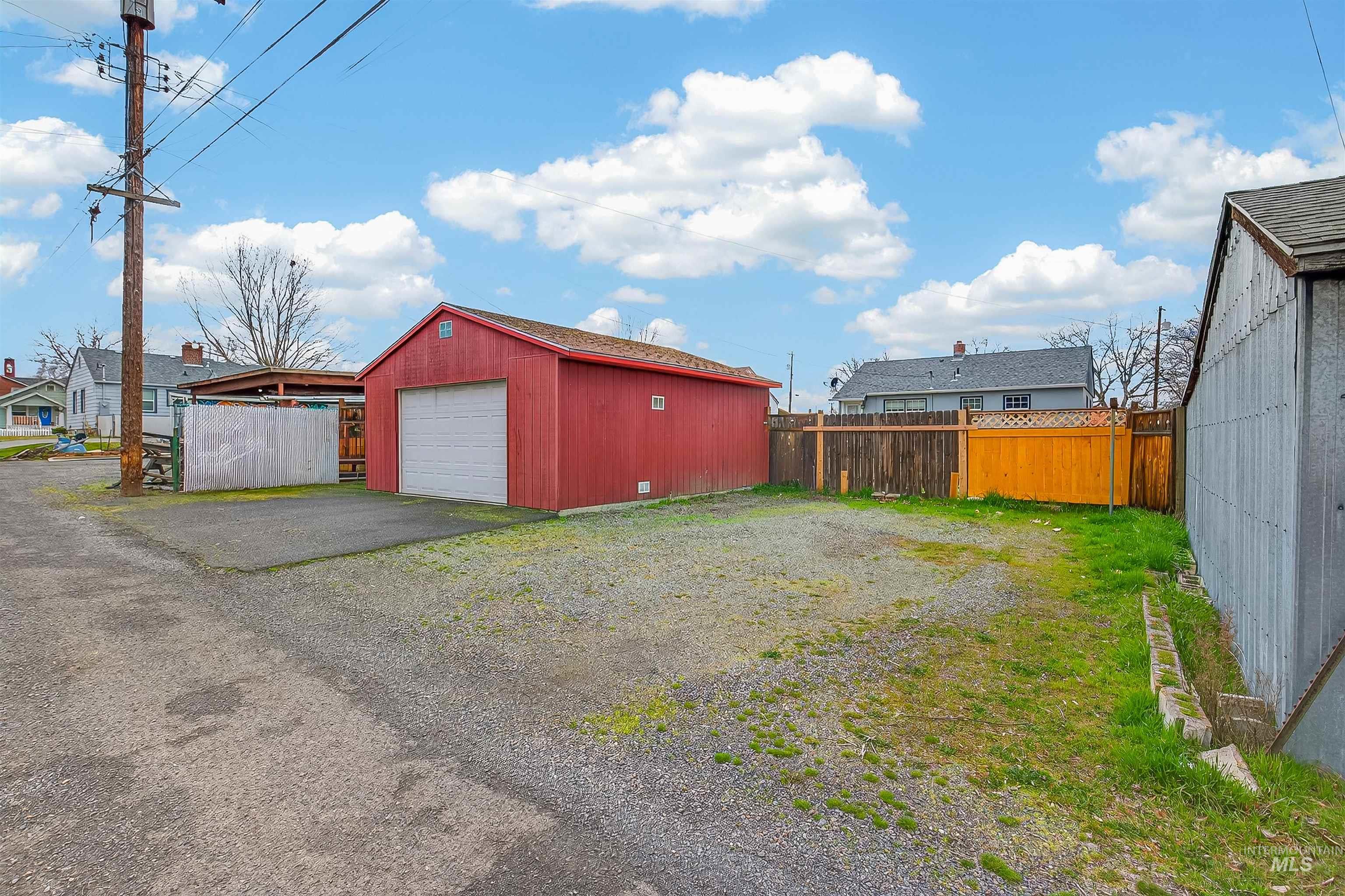 835 12th St., Clarkston, Washington 99403, 3 Bedrooms, 2 Bathrooms, Residential For Sale, Price $360,000,MLS 98977270