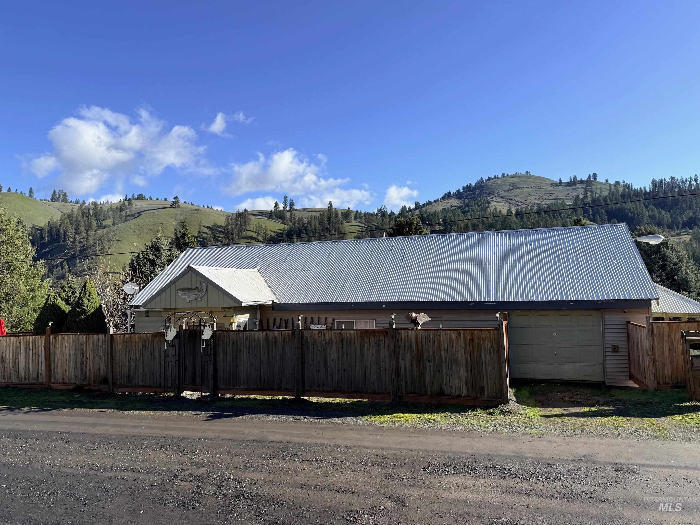 335 N Pine St, Peck, Idaho 83545, 1 Bedroom, 1 Bathroom, Residential For Sale, Price $299,000,MLS 98977273