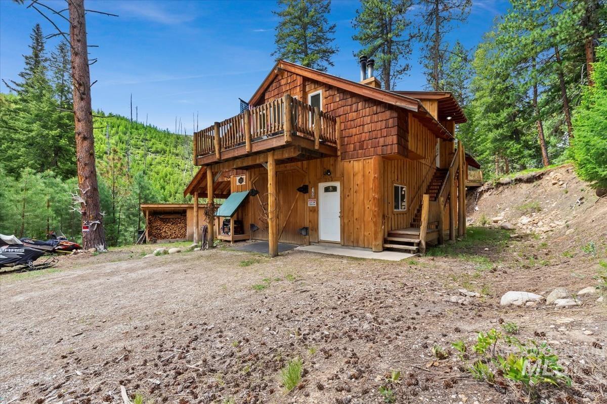 150 W Yuba Vista Dr, Atlanta, Idaho 83716, 2 Bedrooms, 2 Bathrooms, Residential For Sale, Price $330,000,MLS 98977276