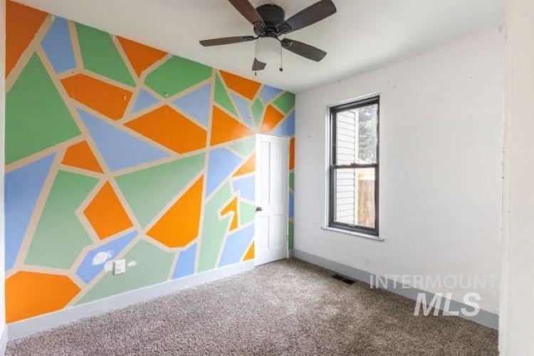 622 W Commercial St, Weiser, Idaho 83672, 2 Bedrooms, 1 Bathroom, Residential For Sale, Price $204,000,MLS 98977279