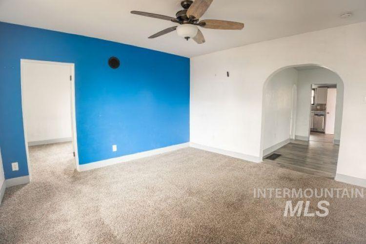 622 W Commercial St, Weiser, Idaho 83672, 2 Bedrooms, 1 Bathroom, Residential For Sale, Price $204,000,MLS 98977279