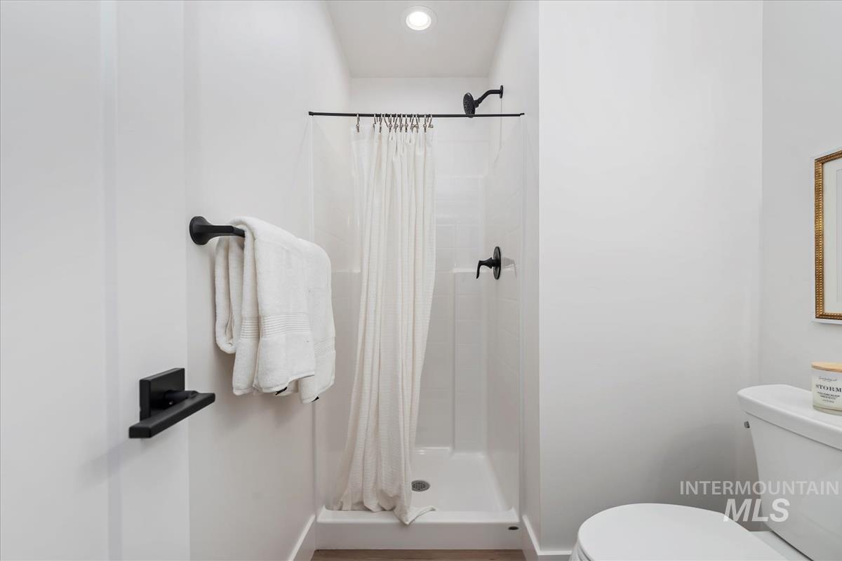 1659 W Burlison Ln., Boise, Idaho 83705, 3 Bedrooms, 3.5 Bathrooms, Residential For Sale, Price $464,880,MLS 98977280