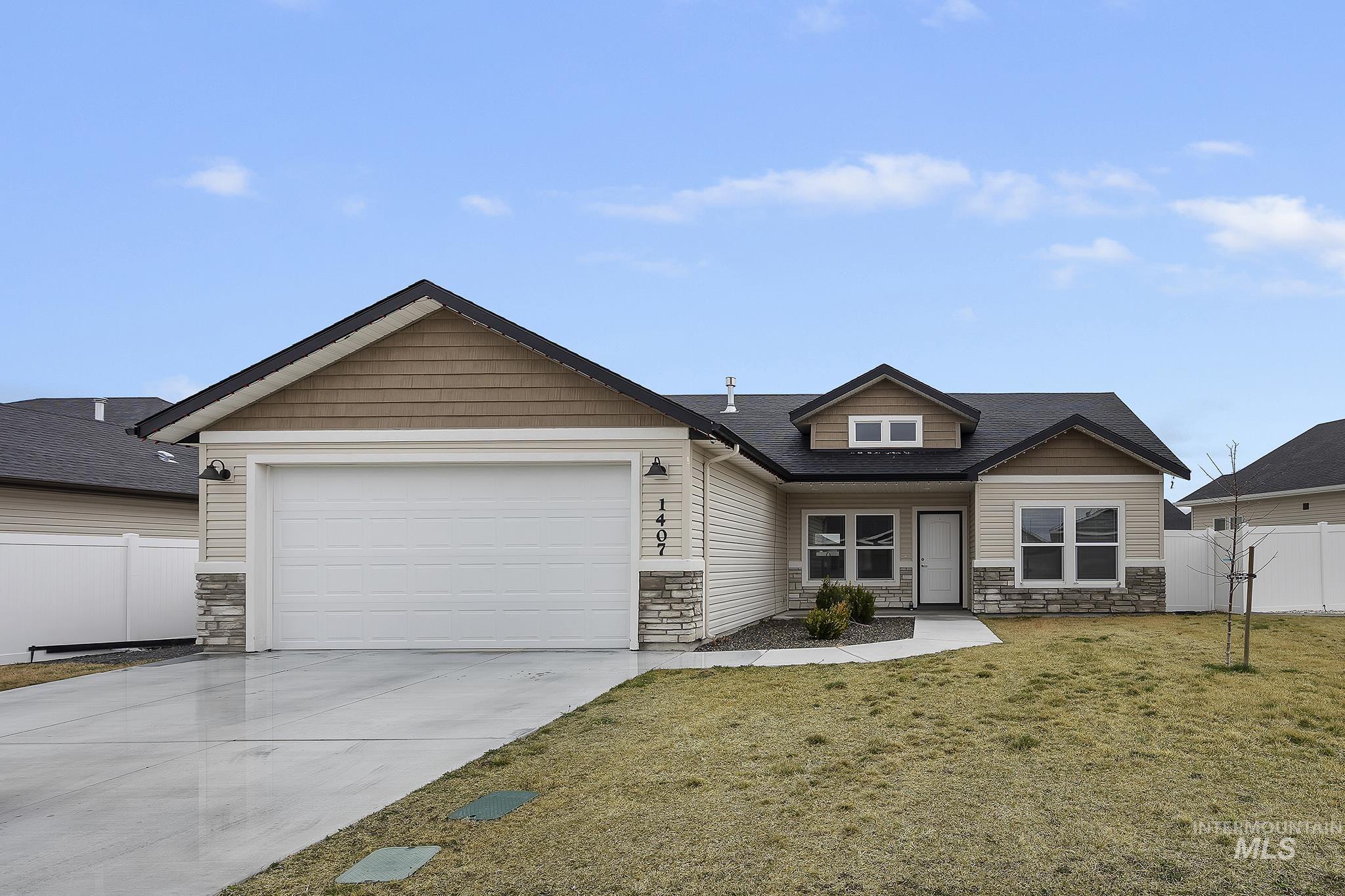 1407 Blue Grouse Way, Twin Falls, Idaho 83301, 3 Bedrooms, 2 Bathrooms, Residential For Sale, Price $355,000,MLS 98977285