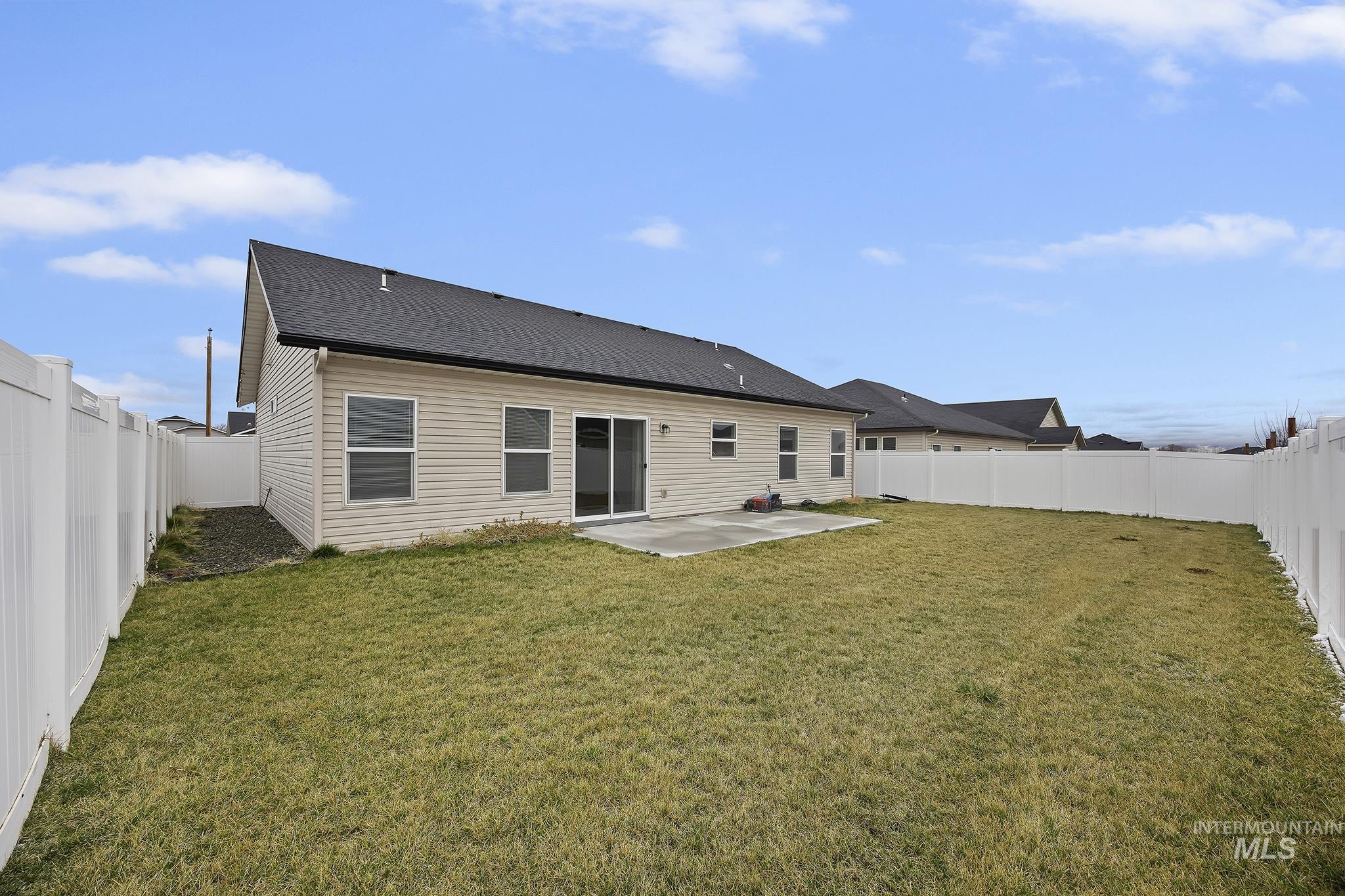 1407 Blue Grouse Way, Twin Falls, Idaho 83301, 3 Bedrooms, 2 Bathrooms, Residential For Sale, Price $355,000, 98977285