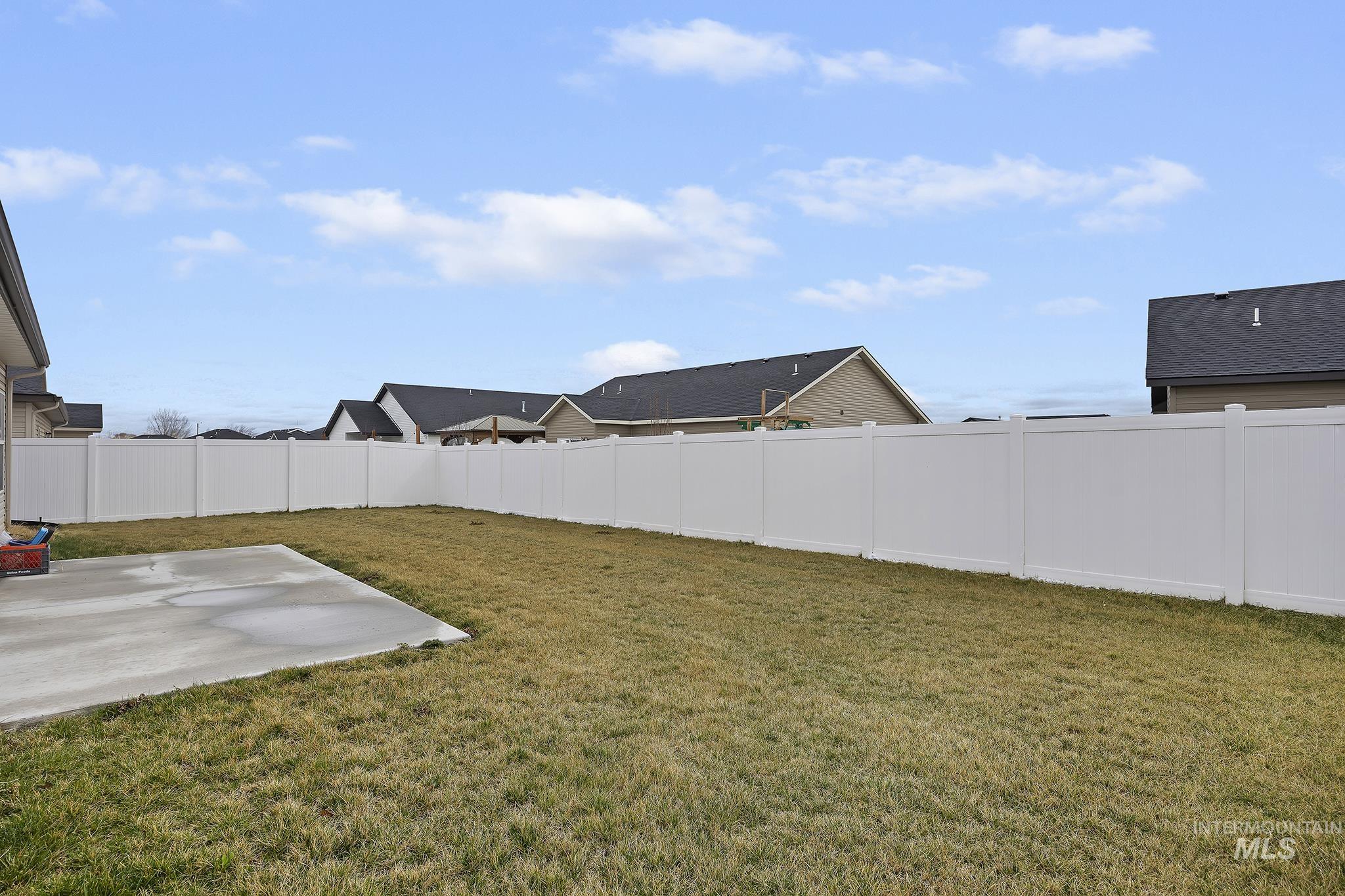 1407 Blue Grouse Way, Twin Falls, Idaho 83301, 3 Bedrooms, 2 Bathrooms, Residential For Sale, Price $355,000, 98977285
