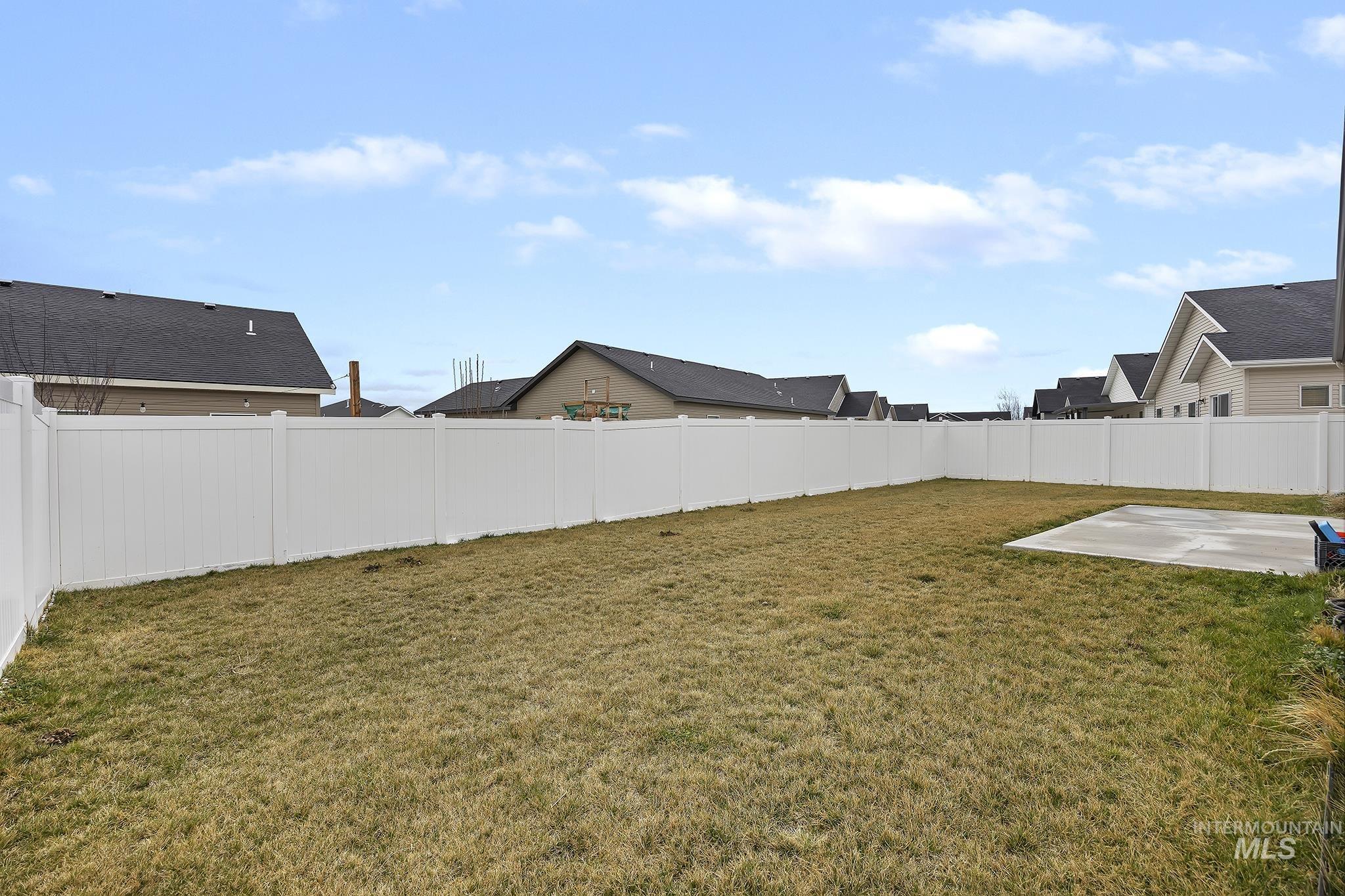 1407 Blue Grouse Way, Twin Falls, Idaho 83301, 3 Bedrooms, 2 Bathrooms, Residential For Sale, Price $355,000, 98977285