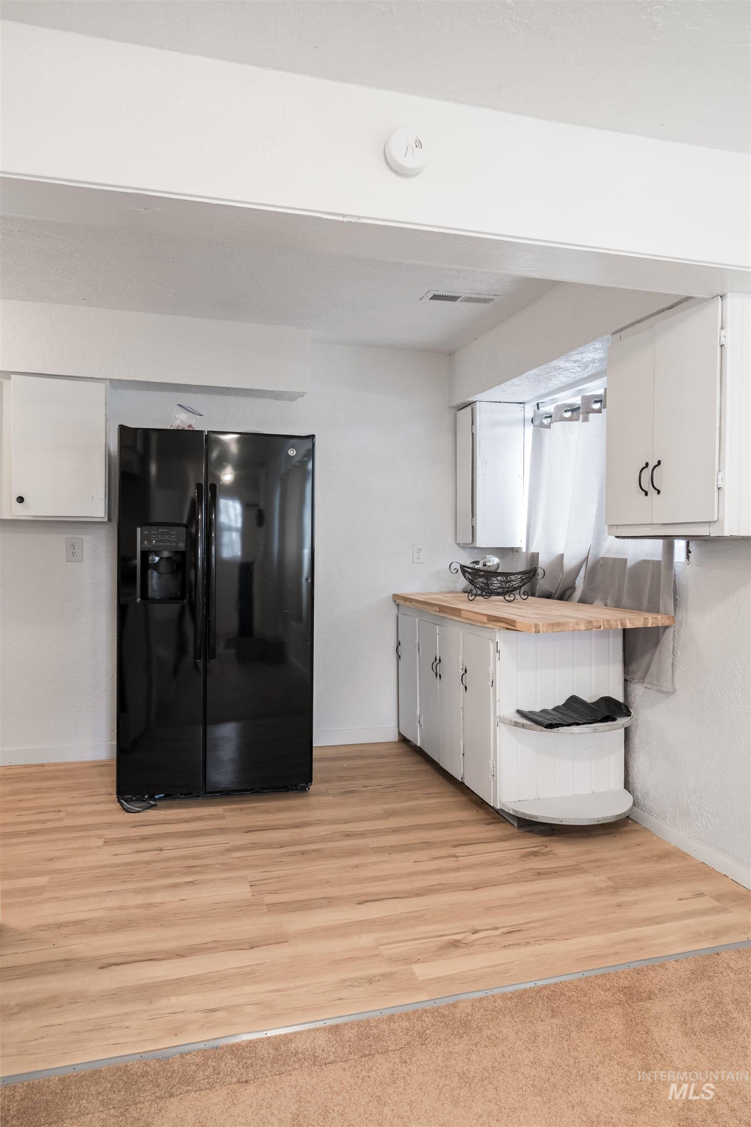 385/383 Bass St., Ontario, Oregon 97914-0000, 2 Bedrooms, 2 Bathrooms, Residential Income For Sale, Price $334,999, 98977286