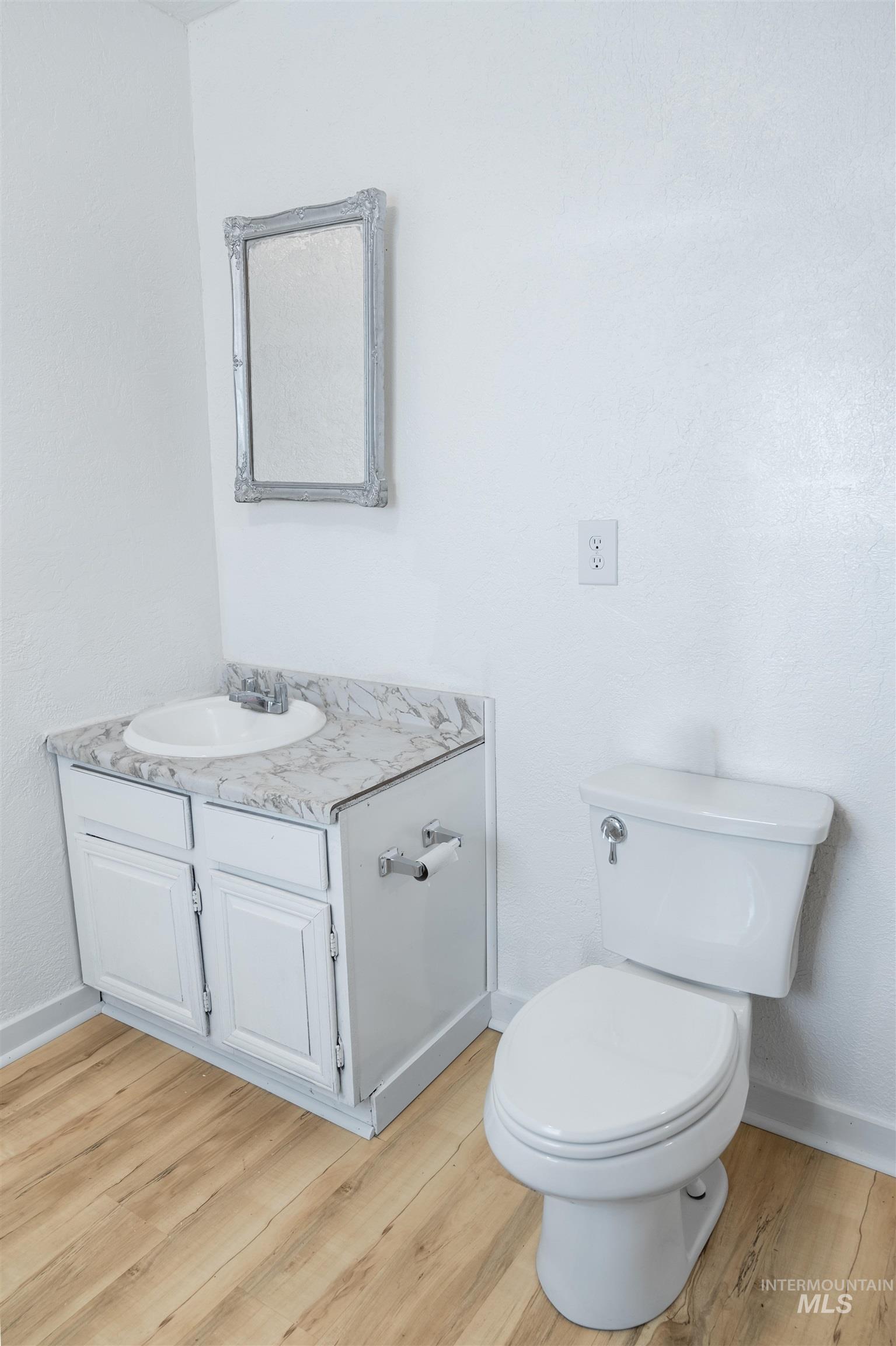 385/383 Bass St., Ontario, Oregon 97914-0000, 2 Bedrooms, 2 Bathrooms, Residential Income For Sale, Price $334,999, 98977286