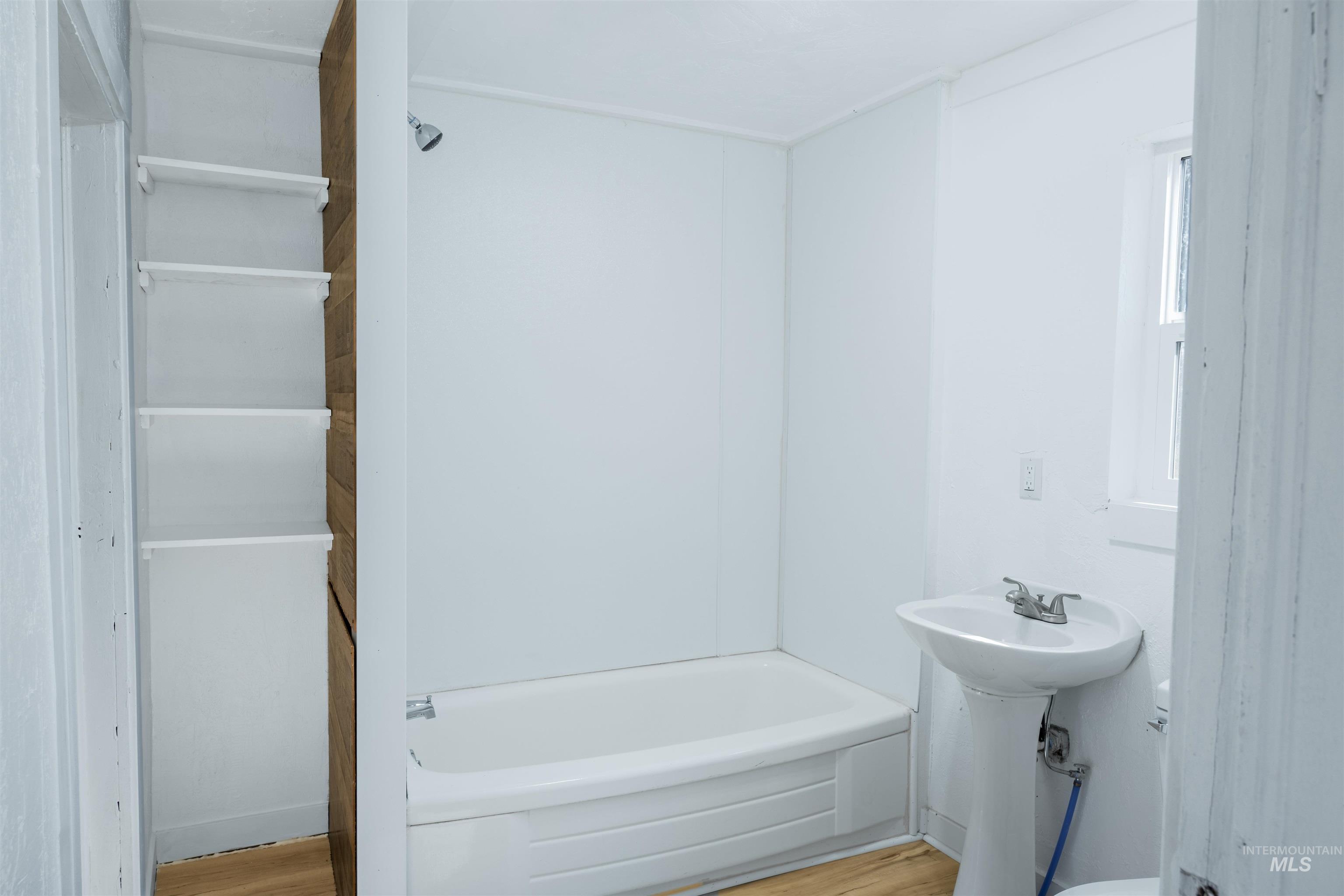 385/383 Bass St., Ontario, Oregon 97914-0000, 2 Bedrooms, 2 Bathrooms, Residential Income For Sale, Price $334,999, 98977286