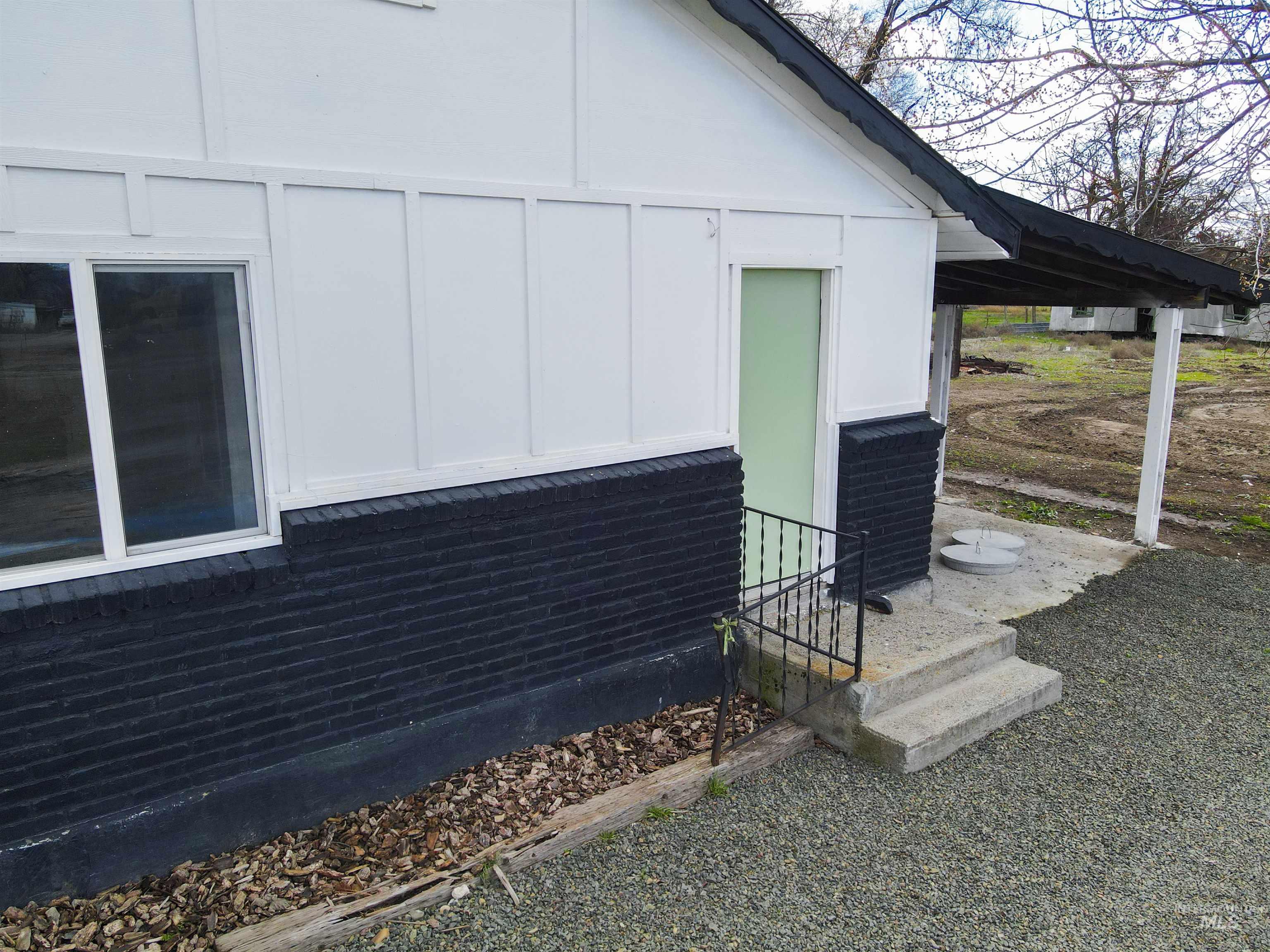 385/383 Bass St., Ontario, Oregon 97914-0000, 2 Bedrooms, 2 Bathrooms, Residential Income For Sale, Price $334,999, 98977286