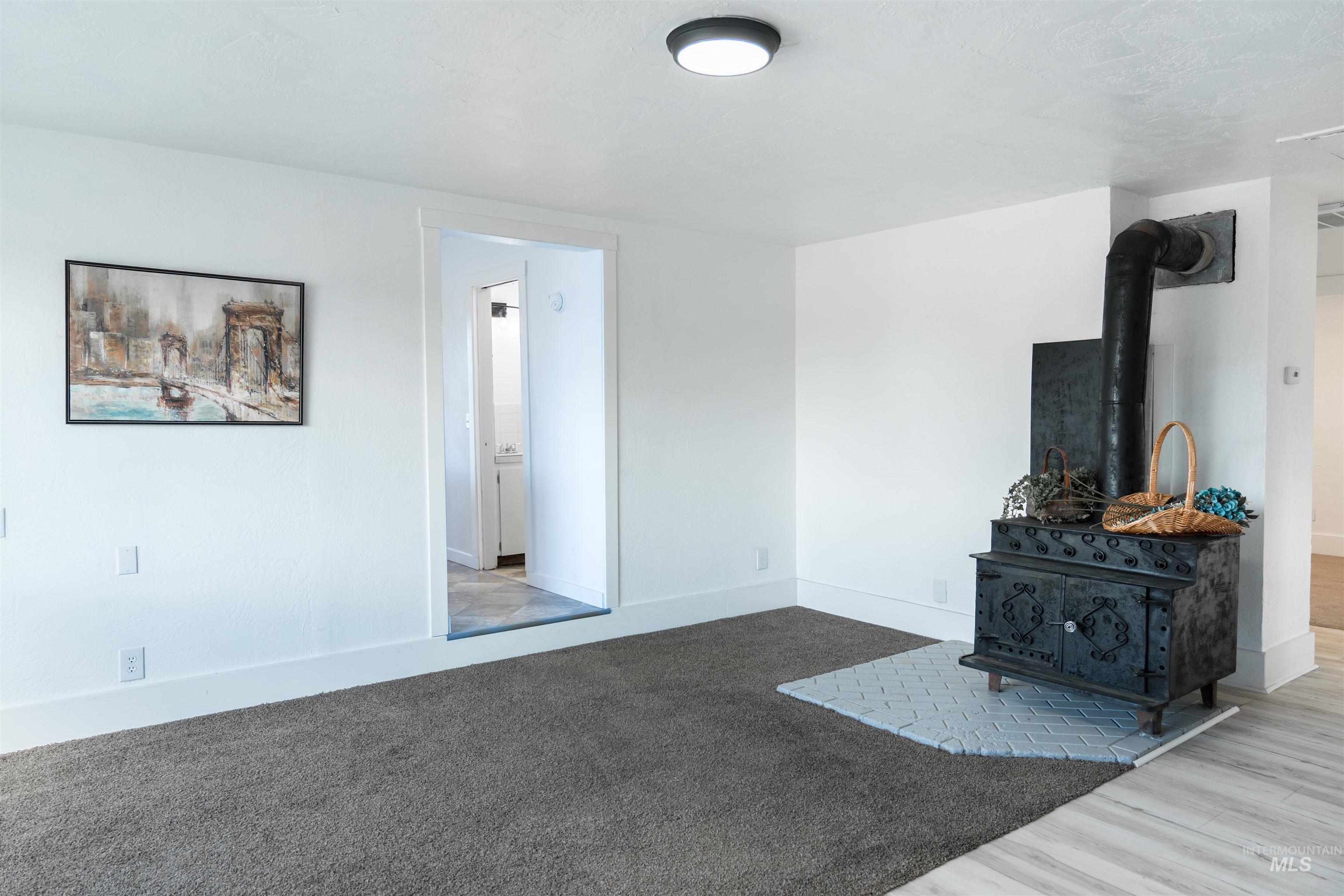 385/383 Bass St., Ontario, Oregon 97914-0000, 2 Bedrooms, 2 Bathrooms, Residential Income For Sale, Price $334,999, 98977286