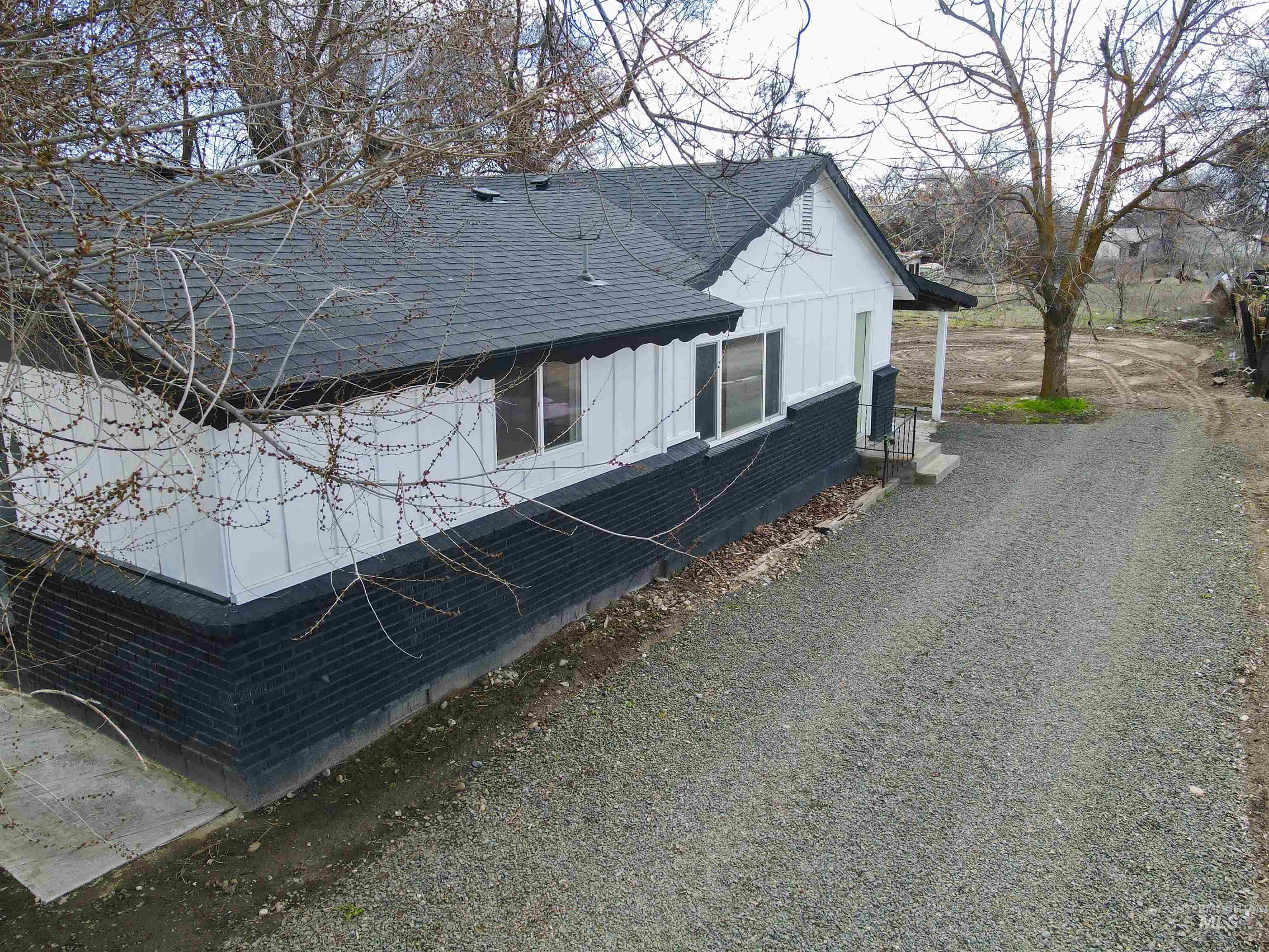 385/383 Bass St., Ontario, Oregon 97914-0000, 2 Bedrooms, 2 Bathrooms, Residential Income For Sale, Price $334,999, 98977286