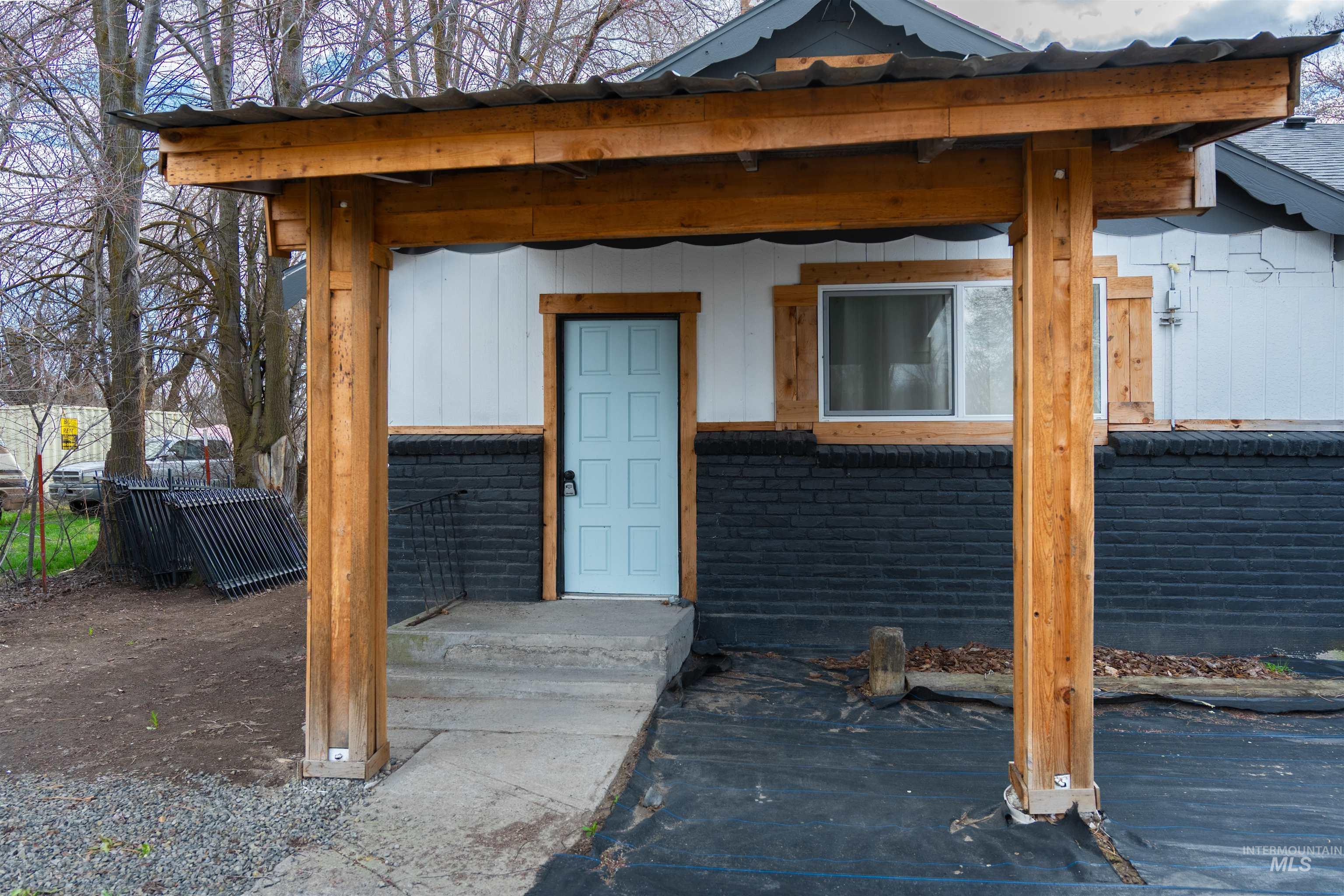 385/383 Bass St., Ontario, Oregon 97914-0000, 2 Bedrooms, 2 Bathrooms, Residential Income For Sale, Price $334,999, 98977286