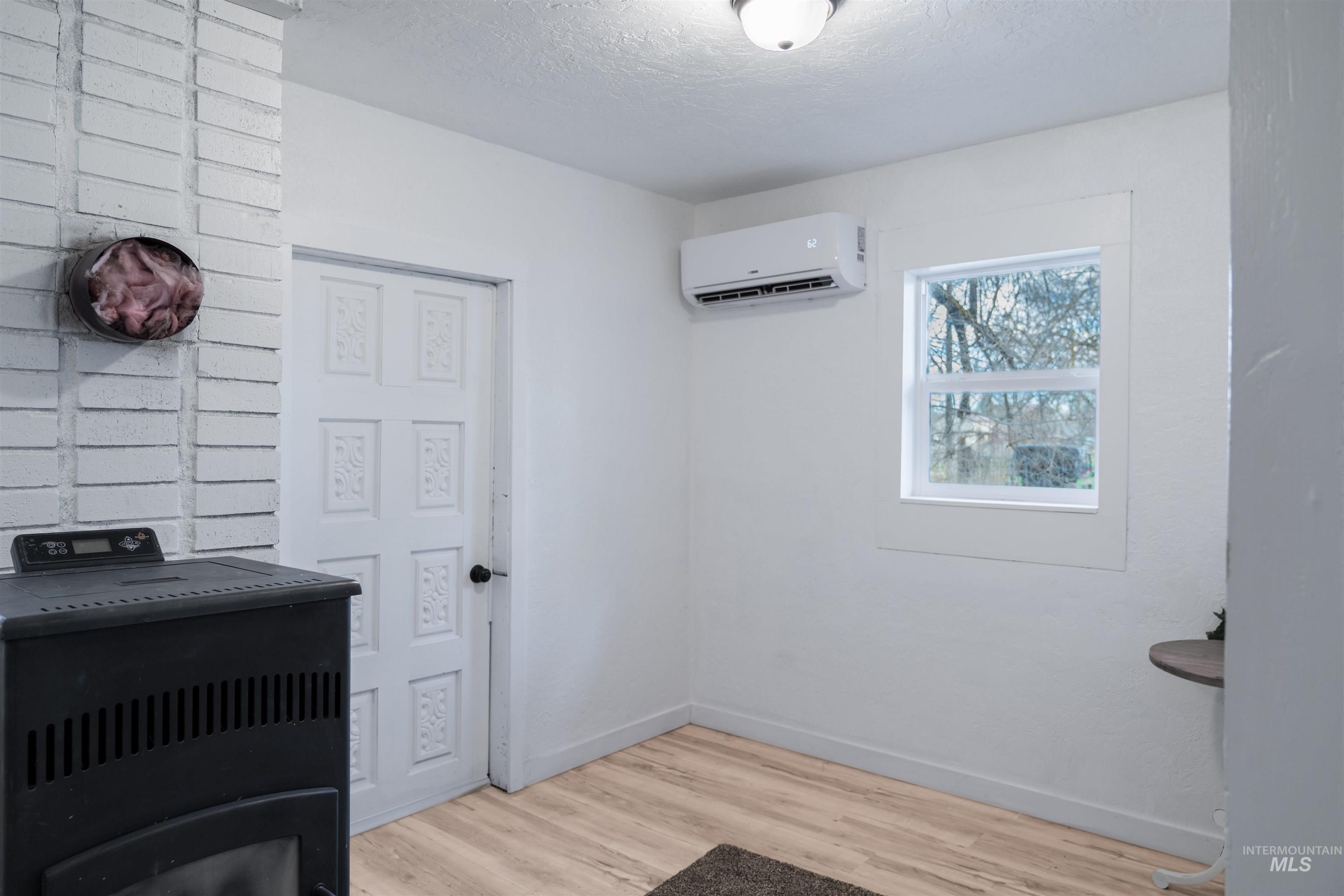 385/383 Bass St., Ontario, Oregon 97914-0000, 2 Bedrooms, 2 Bathrooms, Residential Income For Sale, Price $334,999, 98977286