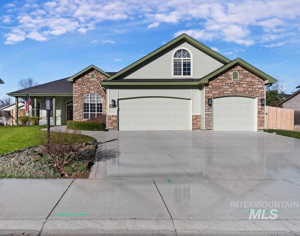 3663 N Elsinore Way, Meridian, Idaho 83646, 3 Bedrooms, 2.5 Bathrooms, Residential For Sale, Price $570,000,MLS 98977289