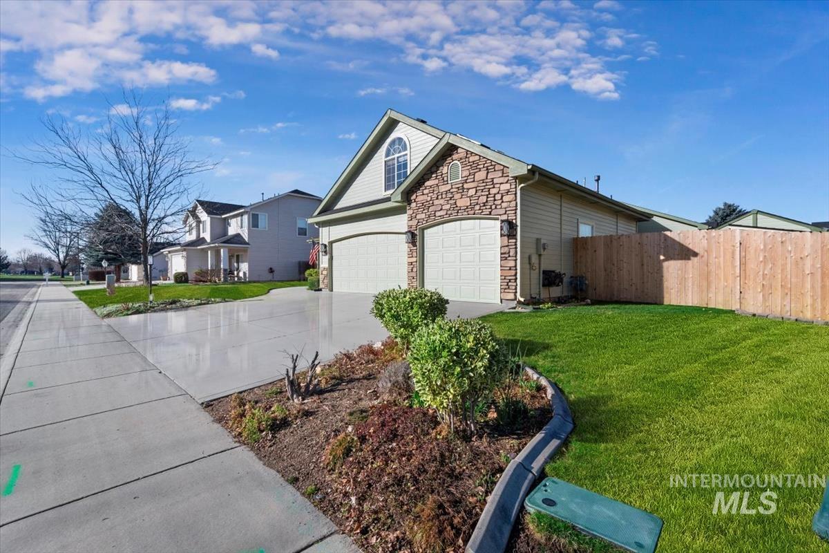 3663 N Elsinore Way, Meridian, Idaho 83646, 3 Bedrooms, 2.5 Bathrooms, Residential For Sale, Price $570,000, 98977289