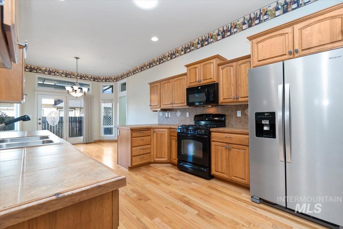 3663 N Elsinore Way, Meridian, Idaho 83646, 3 Bedrooms, 2.5 Bathrooms, Residential For Sale, Price $570,000, 98977289