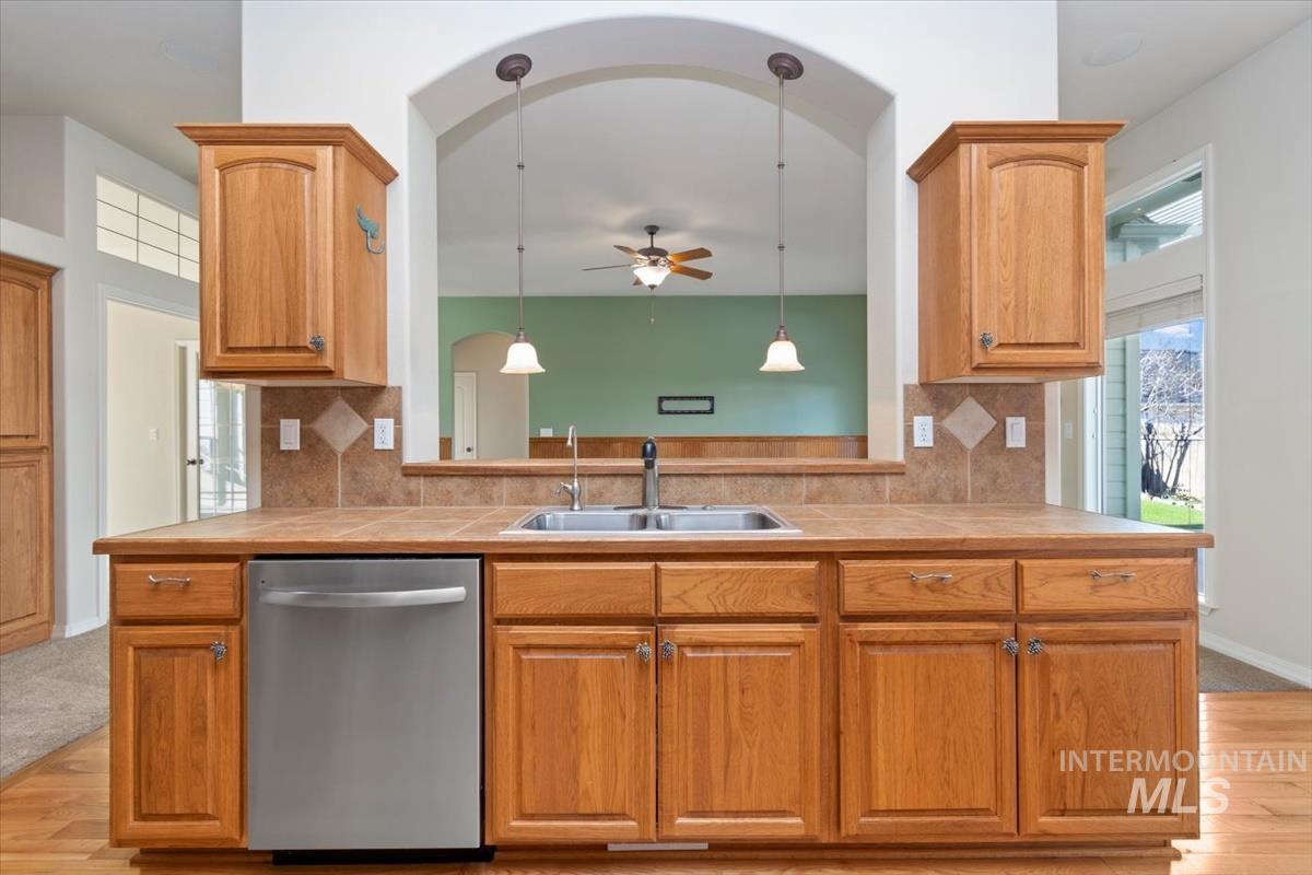 3663 N Elsinore Way, Meridian, Idaho 83646, 3 Bedrooms, 2.5 Bathrooms, Residential For Sale, Price $570,000, 98977289