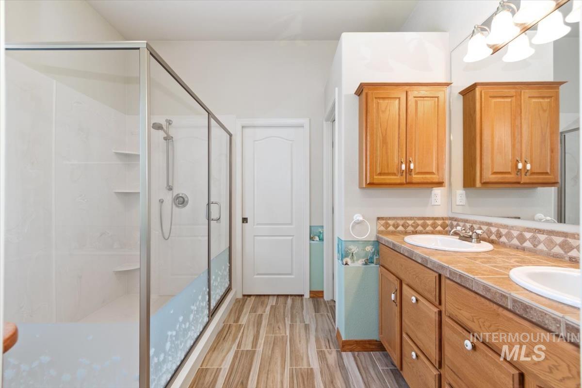 3663 N Elsinore Way, Meridian, Idaho 83646, 3 Bedrooms, 2.5 Bathrooms, Residential For Sale, Price $570,000, 98977289