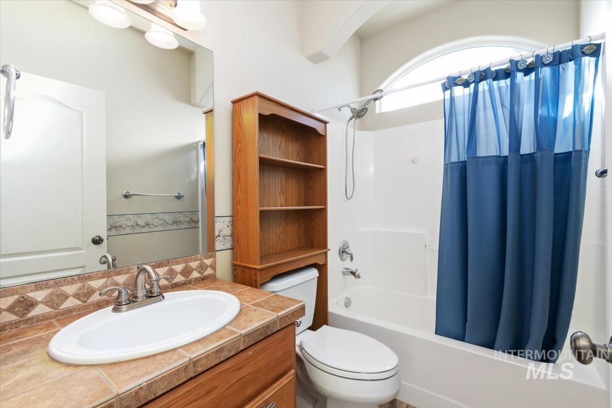 3663 N Elsinore Way, Meridian, Idaho 83646, 3 Bedrooms, 2.5 Bathrooms, Residential For Sale, Price $570,000, 98977289