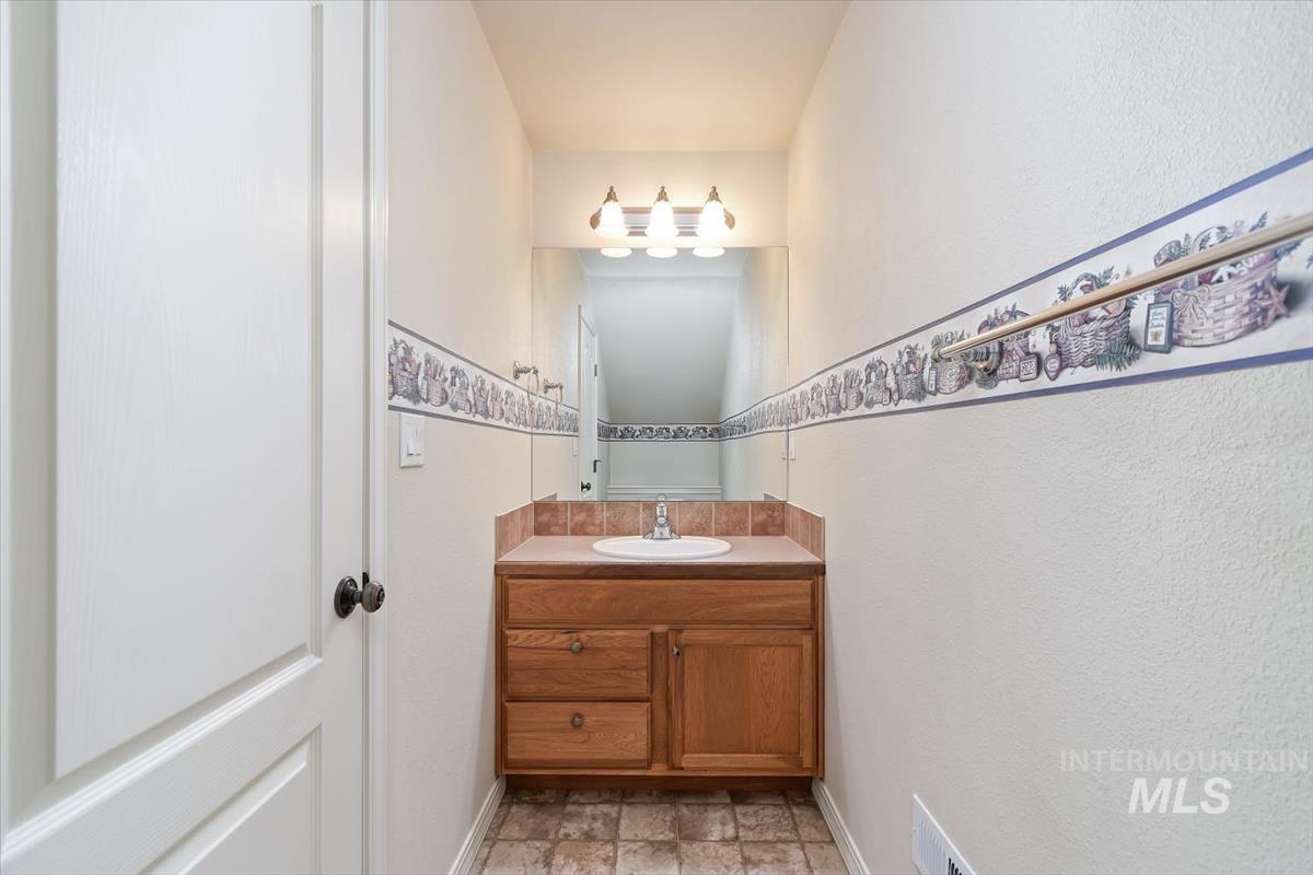 3663 N Elsinore Way, Meridian, Idaho 83646, 3 Bedrooms, 2.5 Bathrooms, Residential For Sale, Price $570,000, 98977289