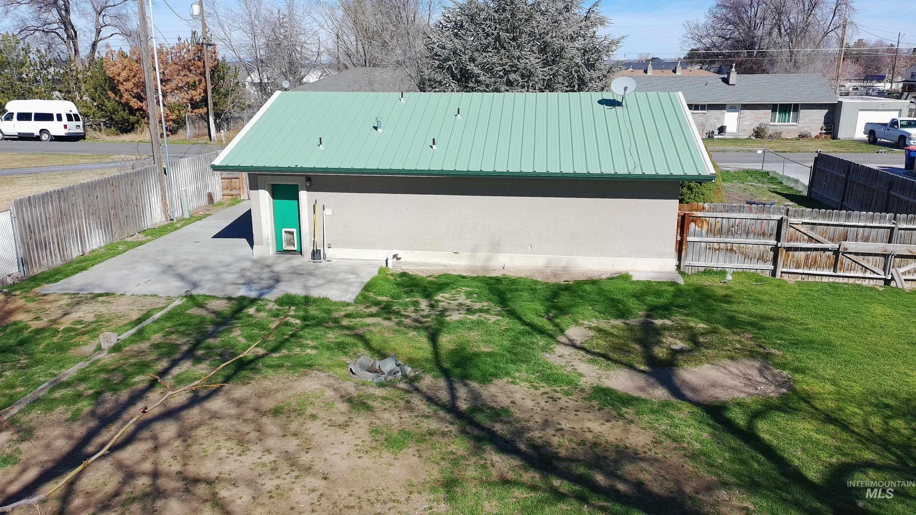 743 Lawrence Ave, Twin Falls, Idaho 83301, 2 Bedrooms, 1 Bathroom, Residential For Sale, Price $259,900, 98977291