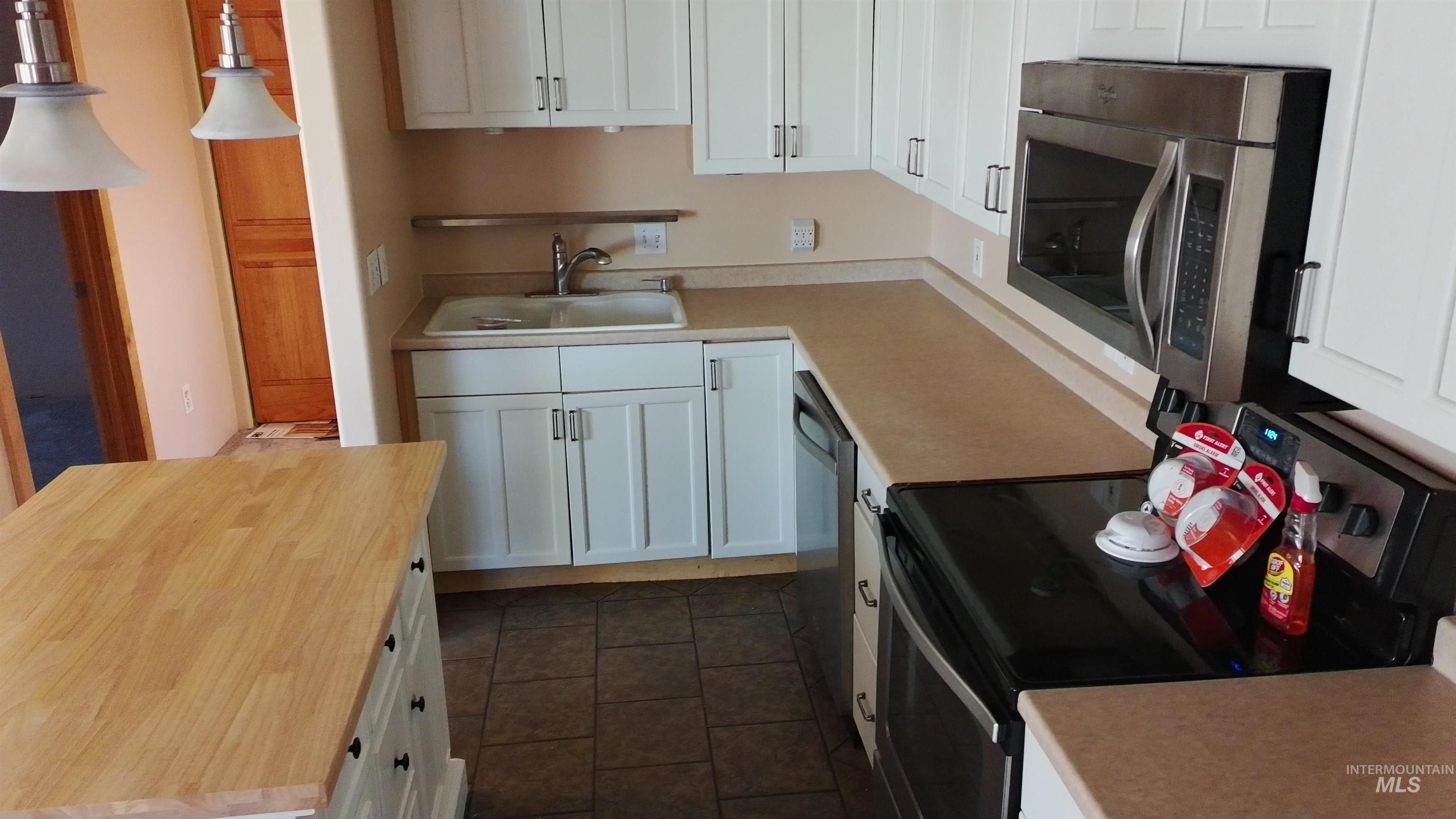 743 Lawrence Ave, Twin Falls, Idaho 83301, 2 Bedrooms, 1 Bathroom, Residential For Sale, Price $259,900, 98977291