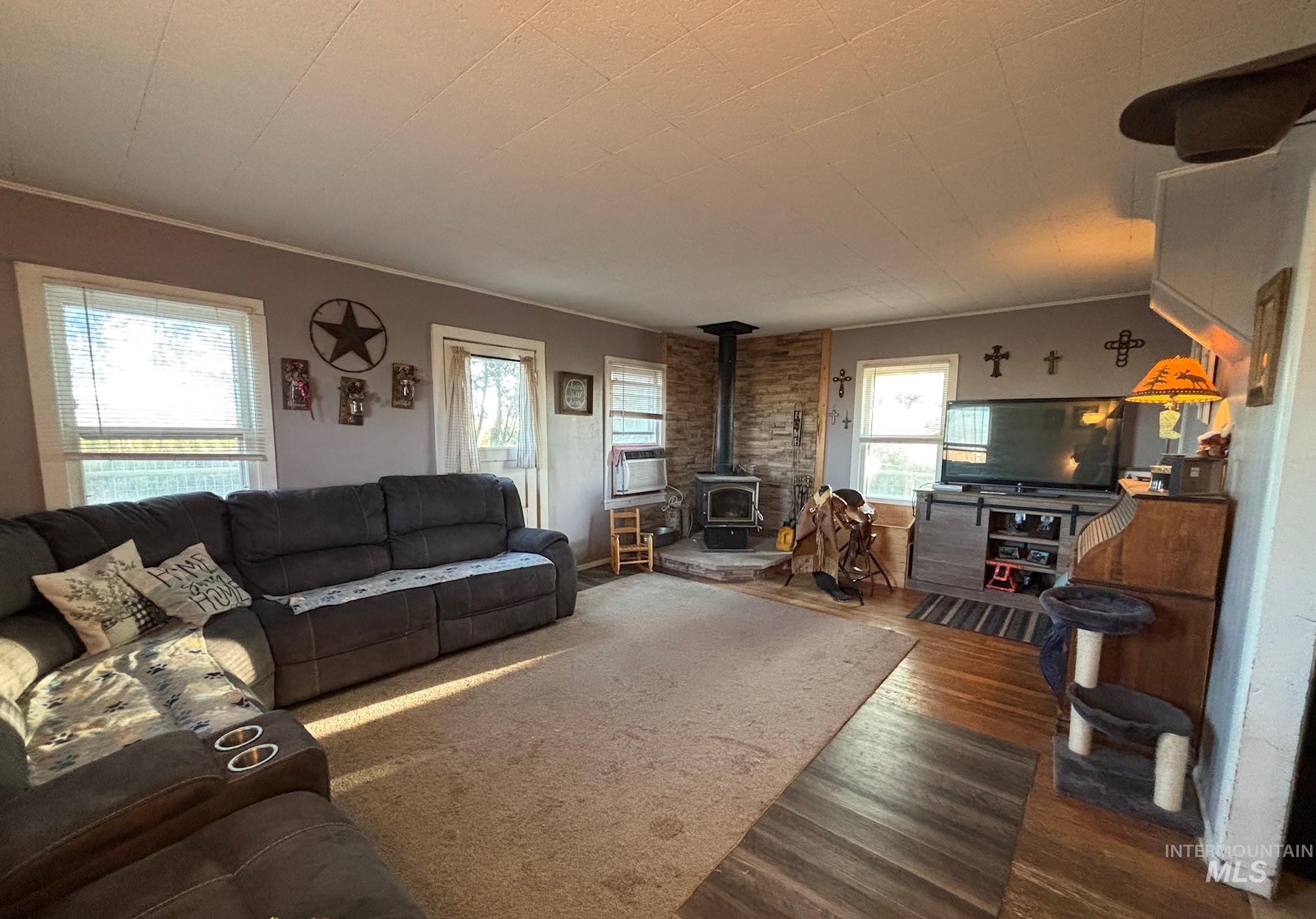 855 SE Yuba St, Mountain Home, Idaho 83647, 3 Bedrooms, 1 Bathroom, Residential For Sale, Price $210,000, 98977292