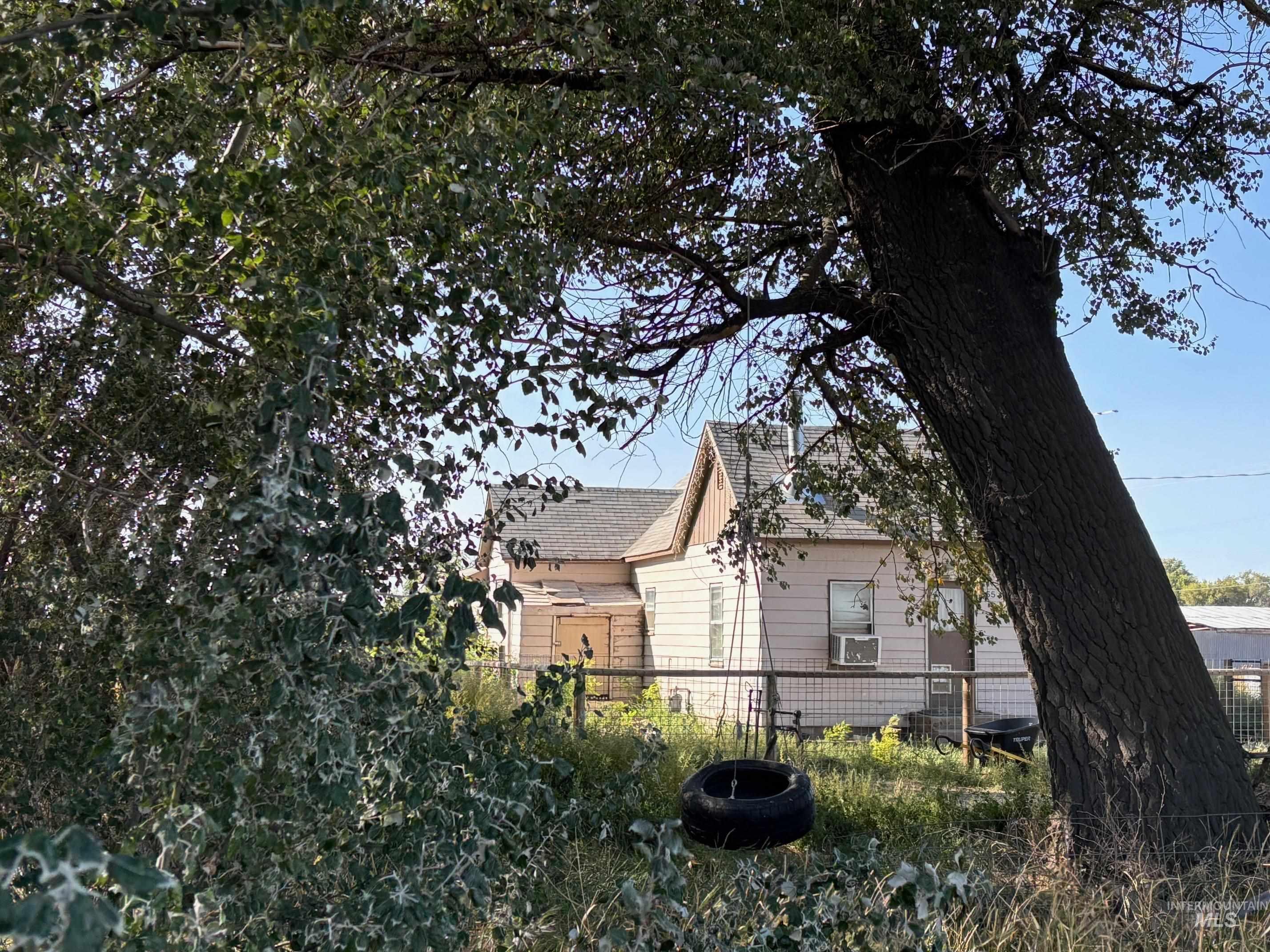 855 SE Yuba St, Mountain Home, Idaho 83647, 3 Bedrooms, 1 Bathroom, Residential For Sale, Price $210,000, 98977292