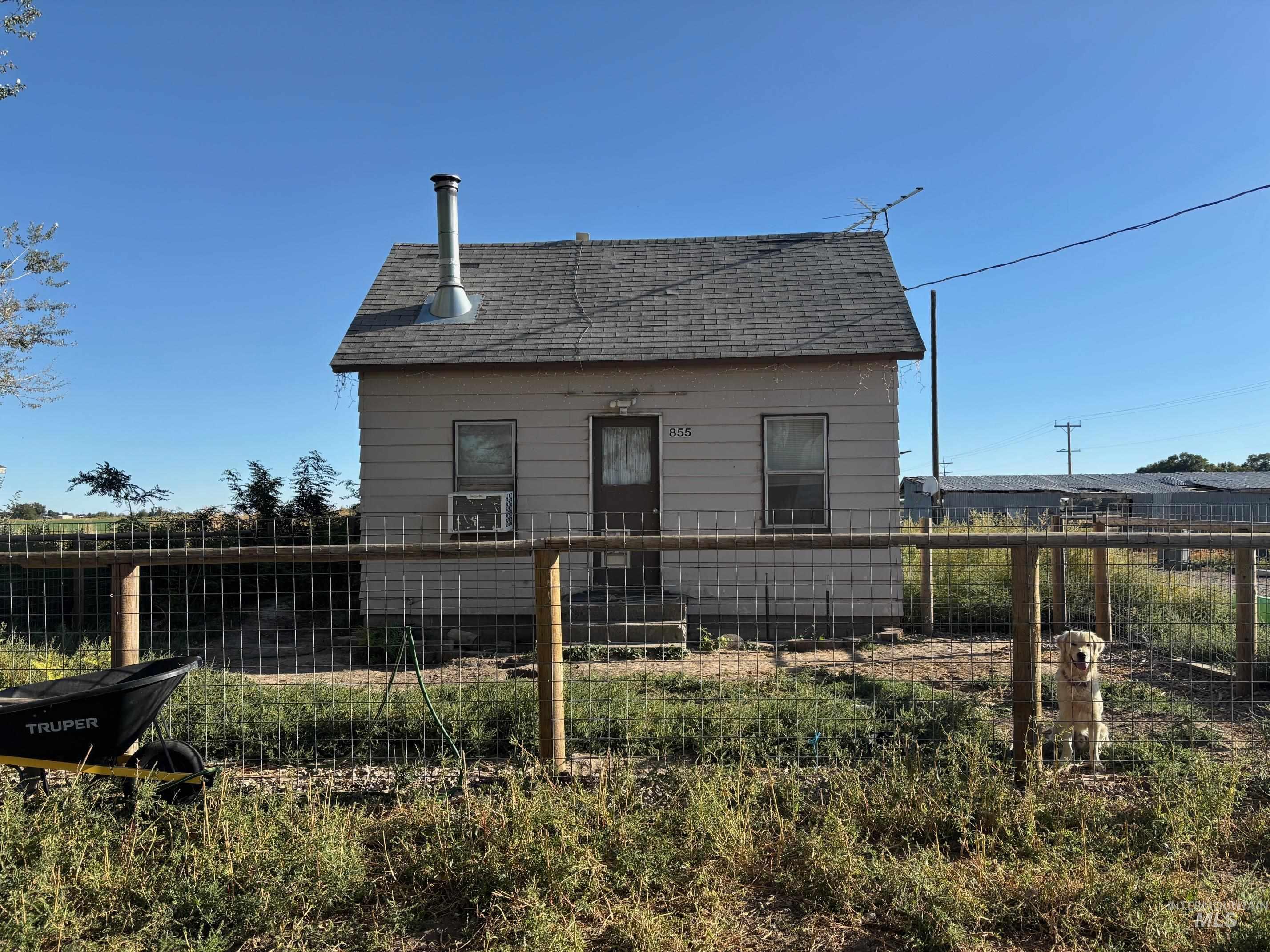 855 SE Yuba St, Mountain Home, Idaho 83647, 3 Bedrooms, 1 Bathroom, Residential For Sale, Price $210,000, 98977292