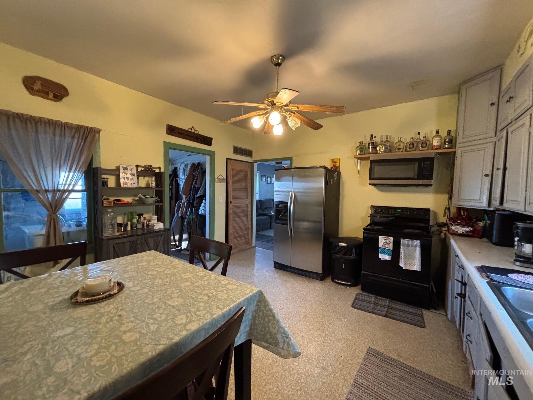 855 SE Yuba St, Mountain Home, Idaho 83647, 3 Bedrooms, 1 Bathroom, Residential For Sale, Price $210,000, 98977292