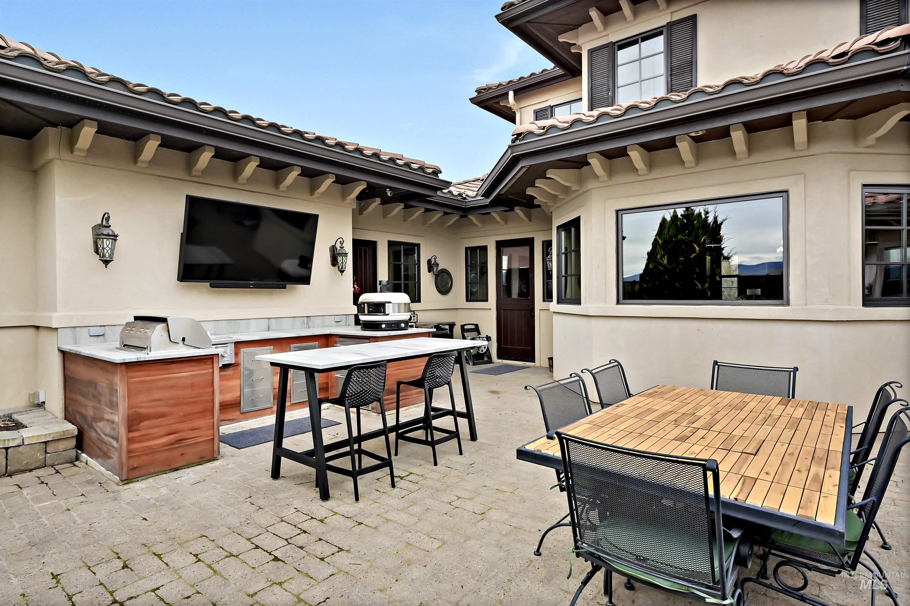 1810 N Valle Bello Way, Eagle, Idaho 83616, 4 Bedrooms, 4.5 Bathrooms, Residential For Sale, Price $1,850,000, 98977294