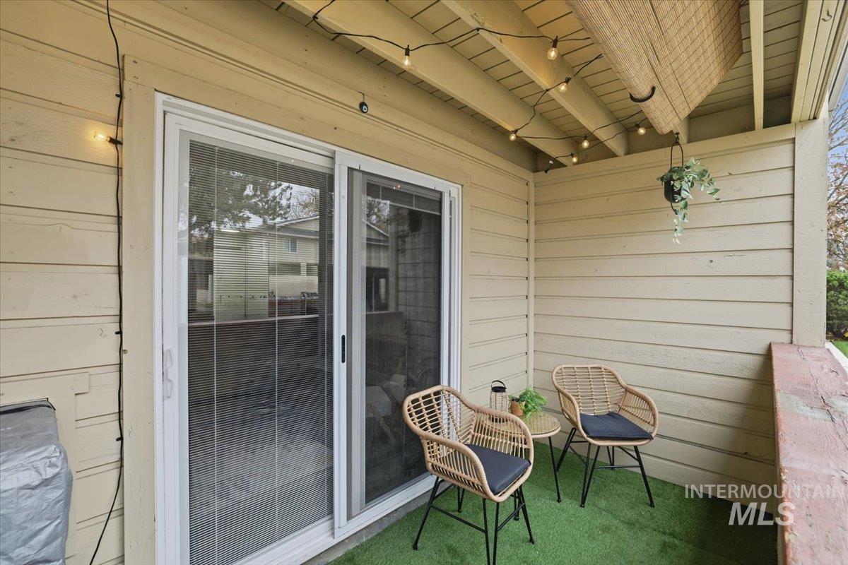 6926 W Colehaven Ln, Boise, Idaho 83704, 2 Bedrooms, 1 Bathroom, Residential For Sale, Price $275,000, 98977298