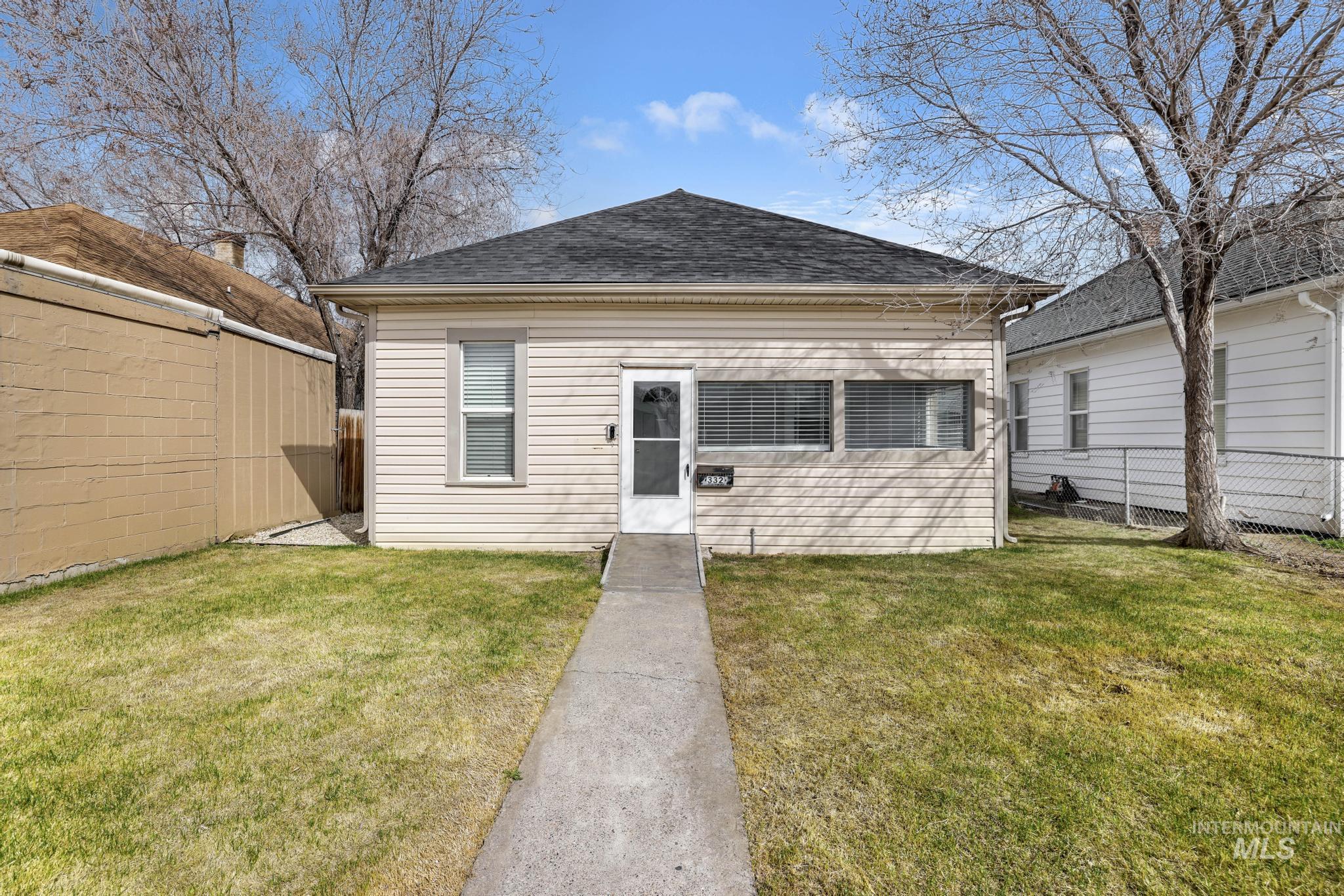 332 4th Ave W, Twin Falls, Idaho 83301, 1 Bedroom, 1 Bathroom, Residential For Sale, Price $229,900, 98977305