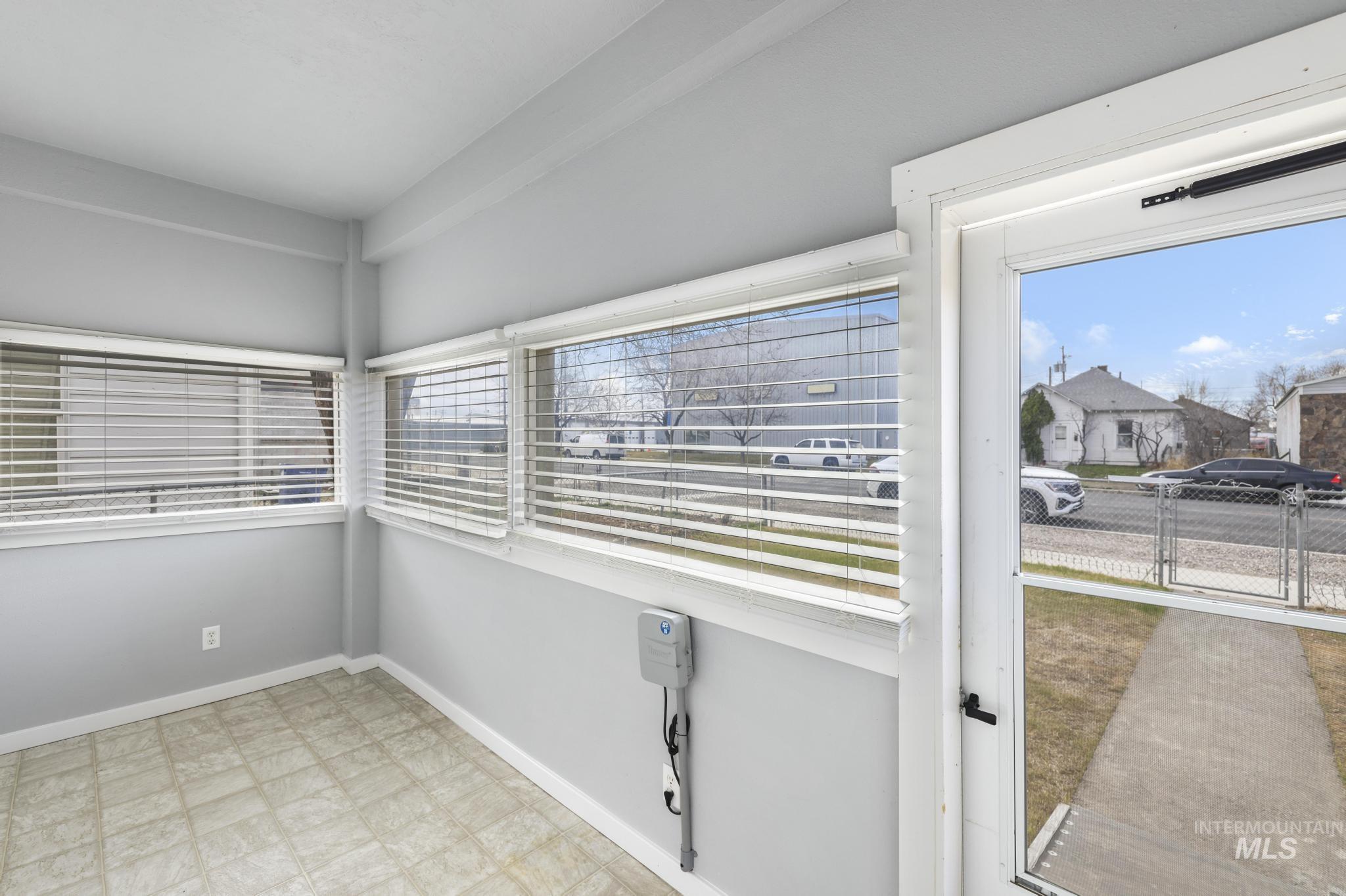 332 4th Ave W, Twin Falls, Idaho 83301, 1 Bedroom, 1 Bathroom, Residential For Sale, Price $229,900,MLS 98977305