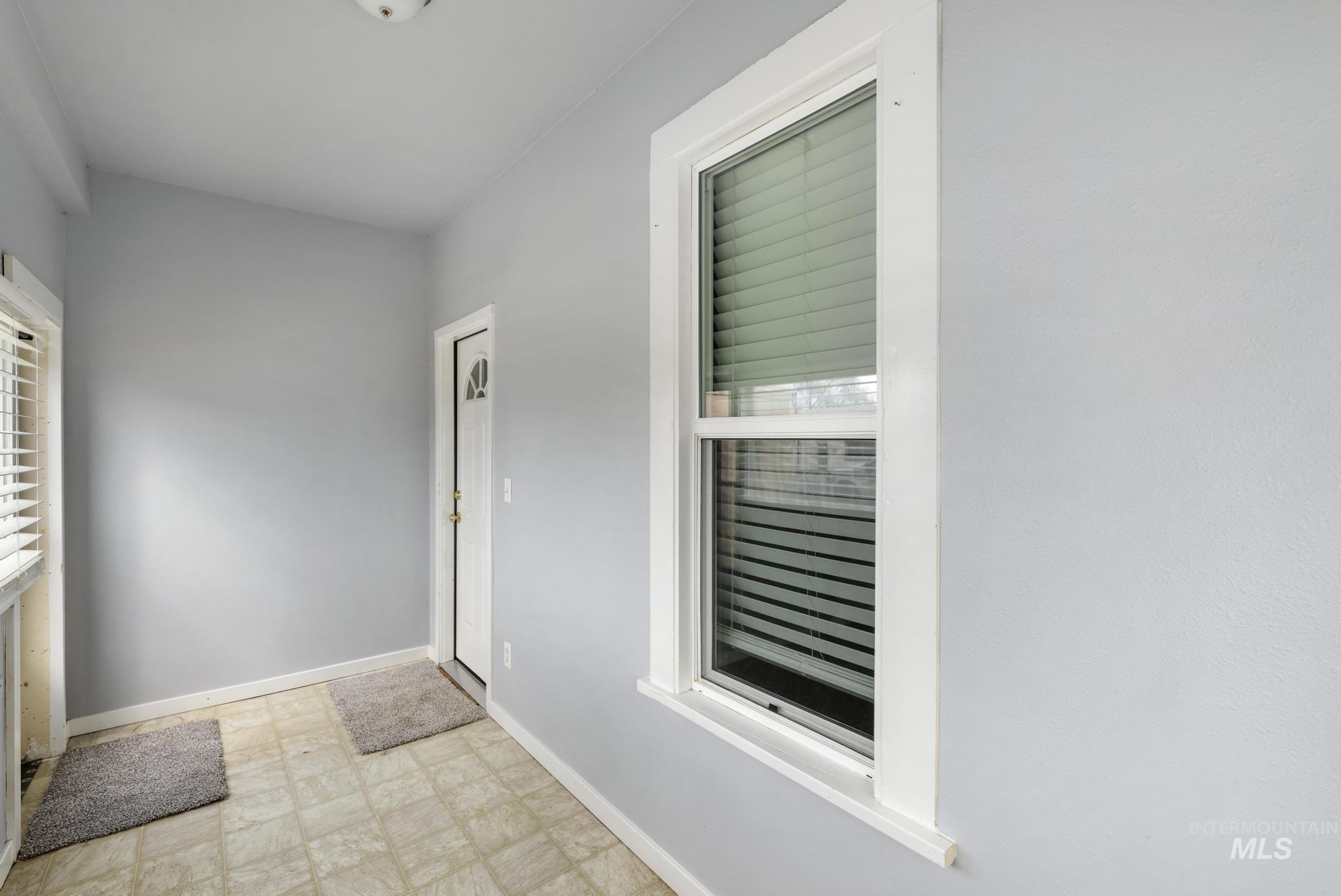 332 4th Ave W, Twin Falls, Idaho 83301, 1 Bedroom, 1 Bathroom, Residential For Sale, Price $229,900,MLS 98977305