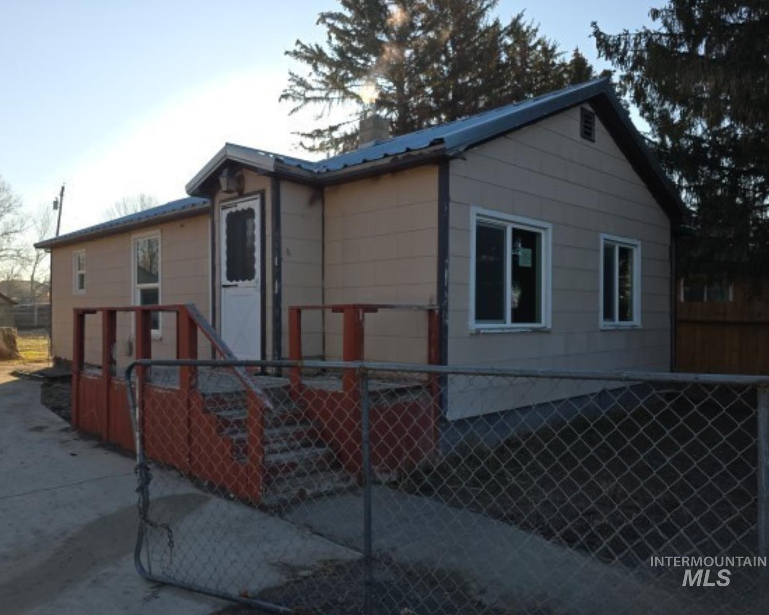 620 S Fillmore St, Jerome, Idaho 83338, 2 Bedrooms, 1 Bathroom, Residential For Sale, Price $160,000,MLS 98977306
