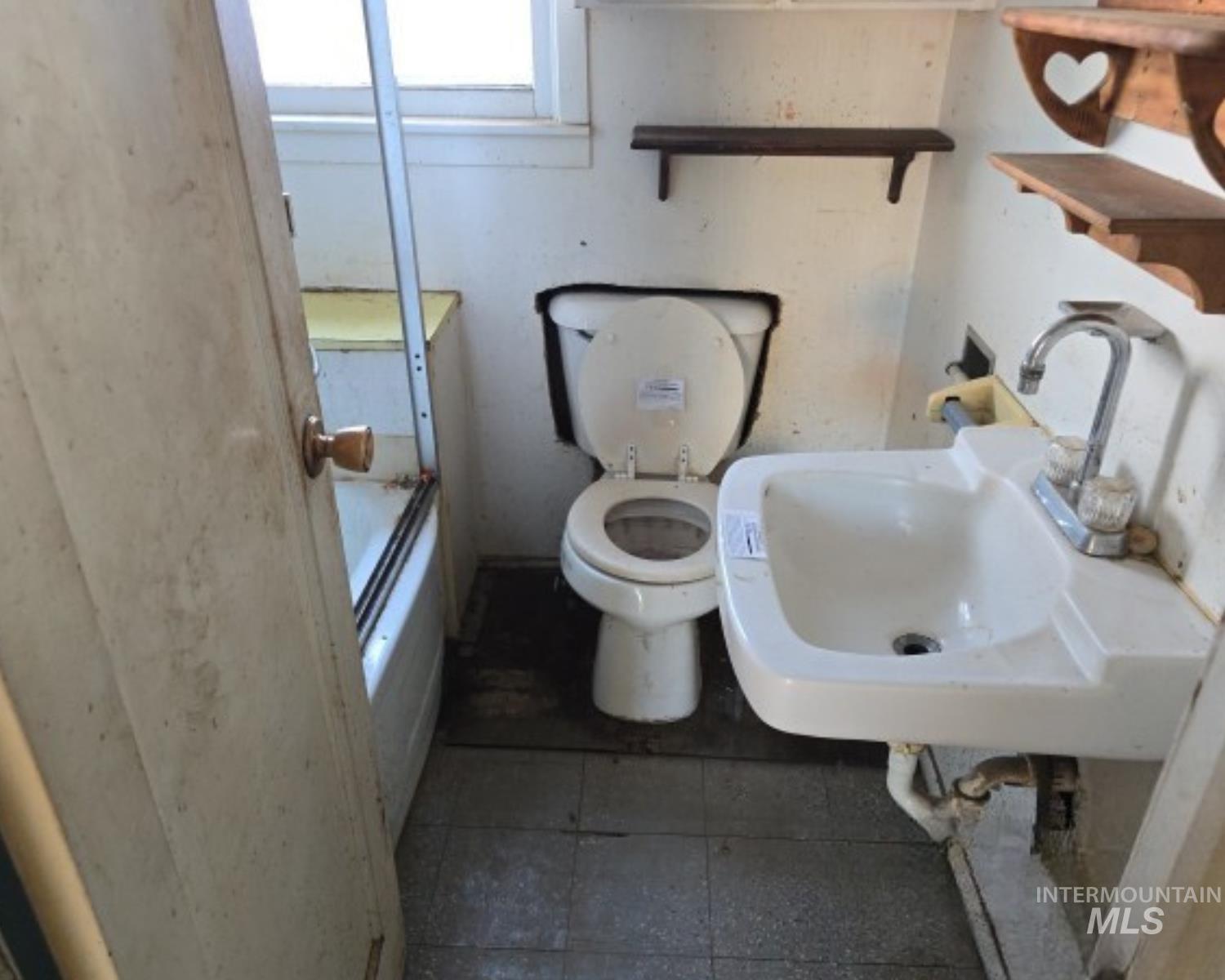 620 S Fillmore St, Jerome, Idaho 83338, 2 Bedrooms, 1 Bathroom, Residential For Sale, Price $160,000,MLS 98977306