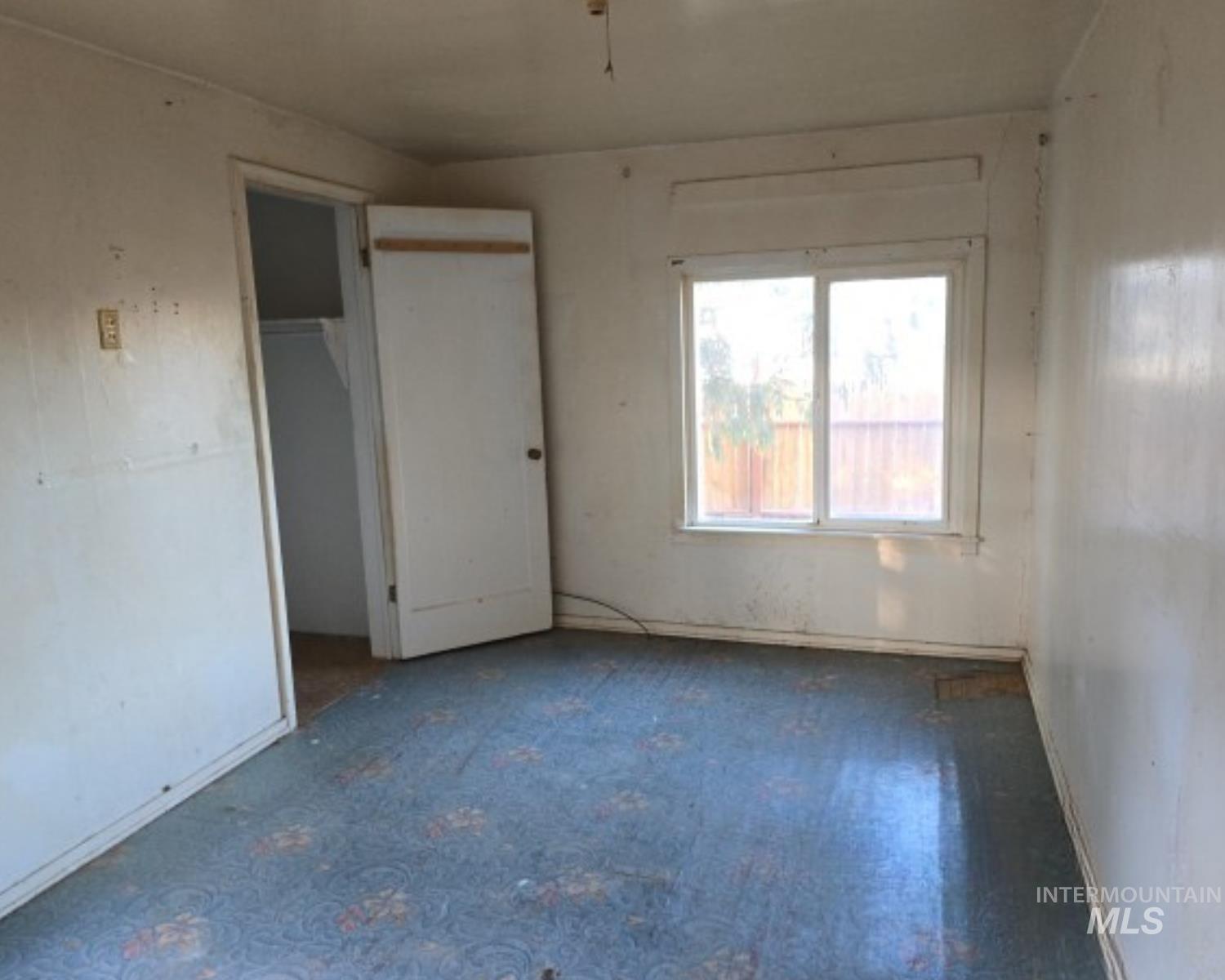 620 S Fillmore St, Jerome, Idaho 83338, 2 Bedrooms, 1 Bathroom, Residential For Sale, Price $160,000,MLS 98977306