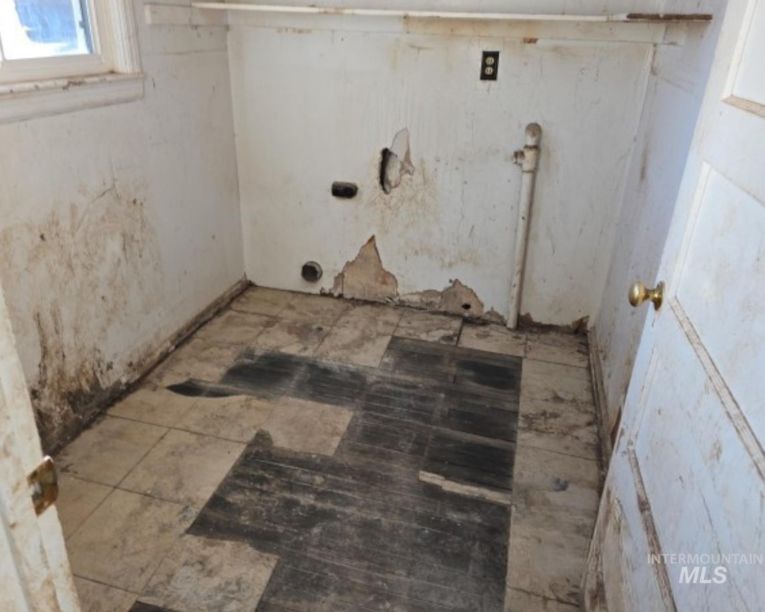 620 S Fillmore St, Jerome, Idaho 83338, 2 Bedrooms, 1 Bathroom, Residential For Sale, Price $160,000,MLS 98977306