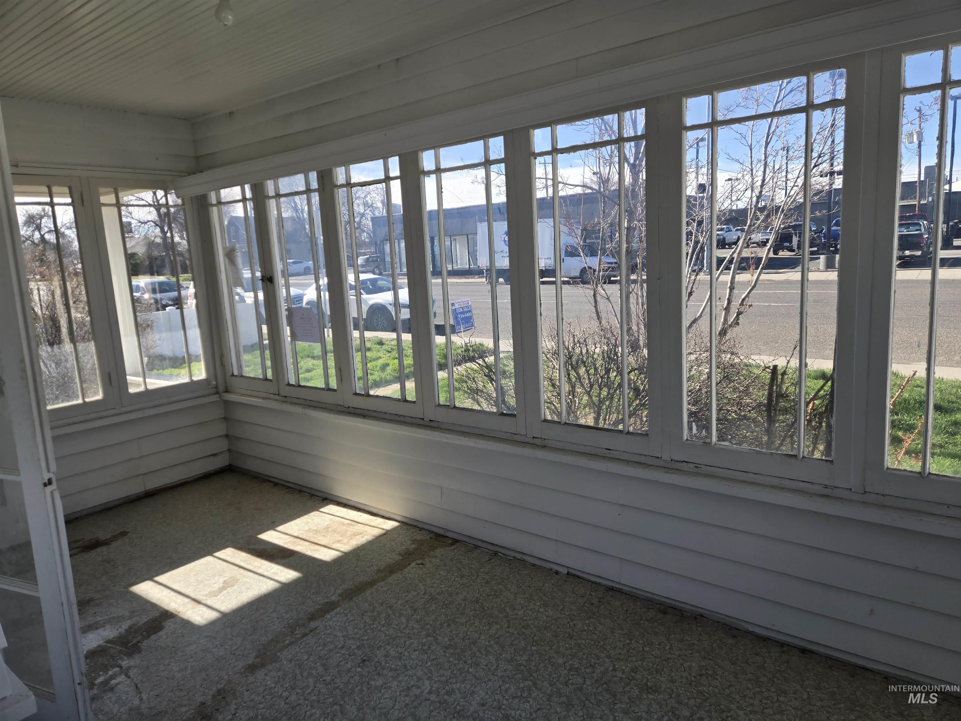 711 E 2nd Ave, Twin Falls, Idaho 83301, 2 Bedrooms, 2 Bathrooms, Residential For Sale, Price $219,000,MLS 98977319