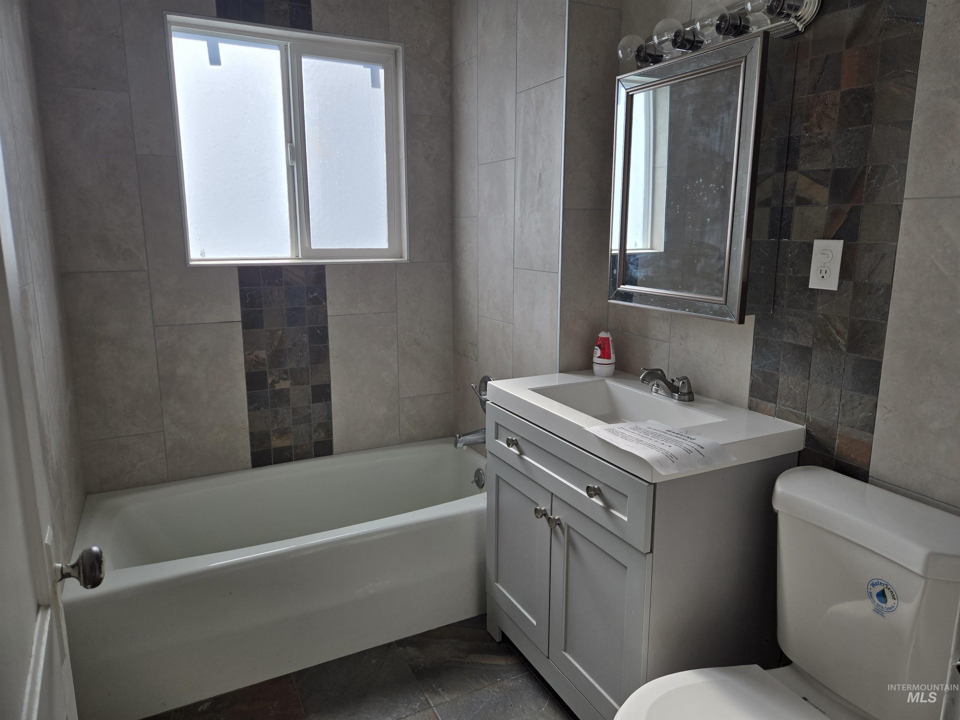 711 E 2nd Ave, Twin Falls, Idaho 83301, 2 Bedrooms, 2 Bathrooms, Residential For Sale, Price $219,000,MLS 98977319