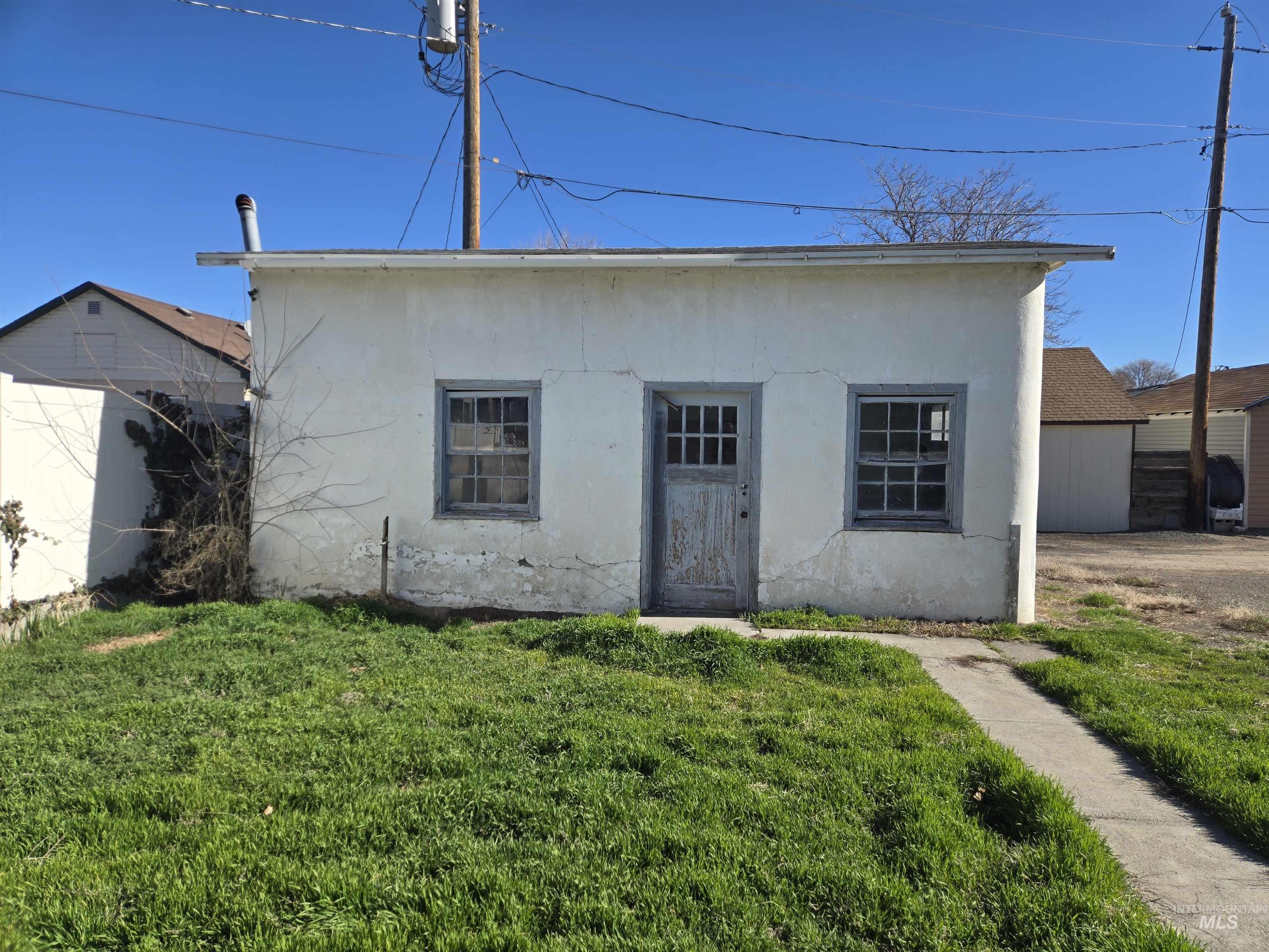 711 E 2nd Ave, Twin Falls, Idaho 83301, 2 Bedrooms, 2 Bathrooms, Residential For Sale, Price $219,000,MLS 98977319