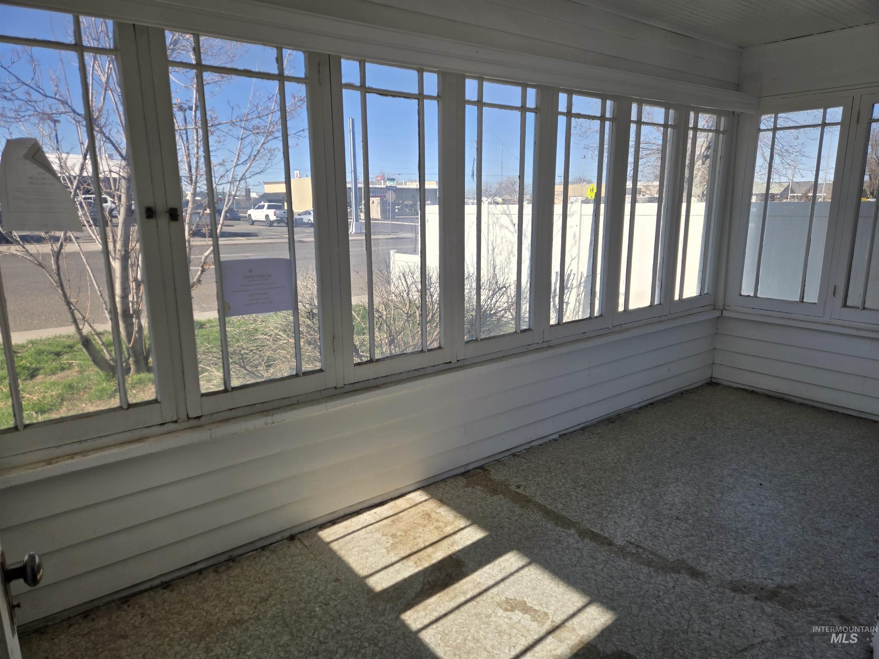 711 E 2nd Ave, Twin Falls, Idaho 83301, 2 Bedrooms, 2 Bathrooms, Residential For Sale, Price $219,000,MLS 98977319