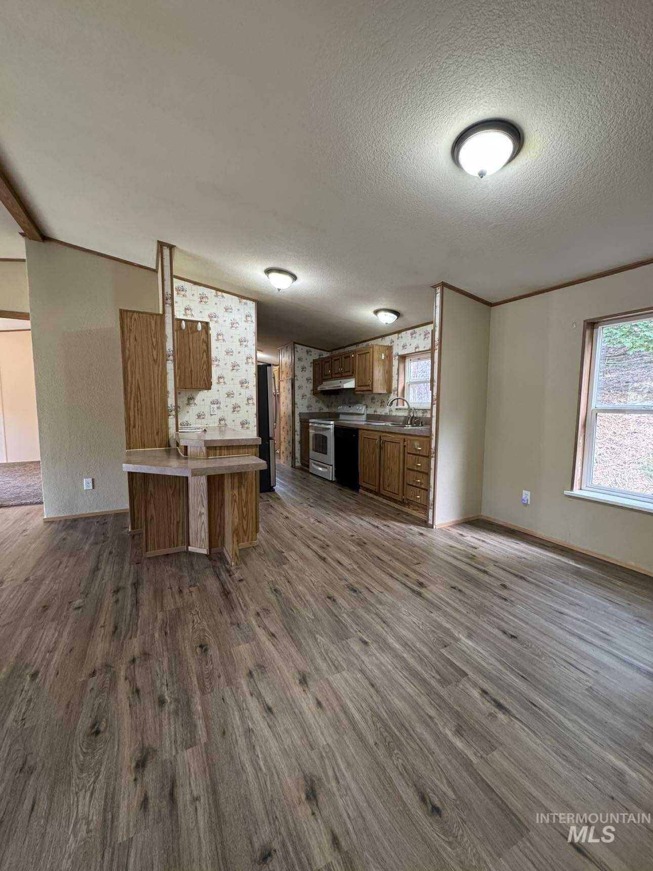 174 Elmwood Loop, Lenore, Idaho 83544, 3 Bedrooms, 2 Bathrooms, Residential For Sale, Price $127,000, 98977325